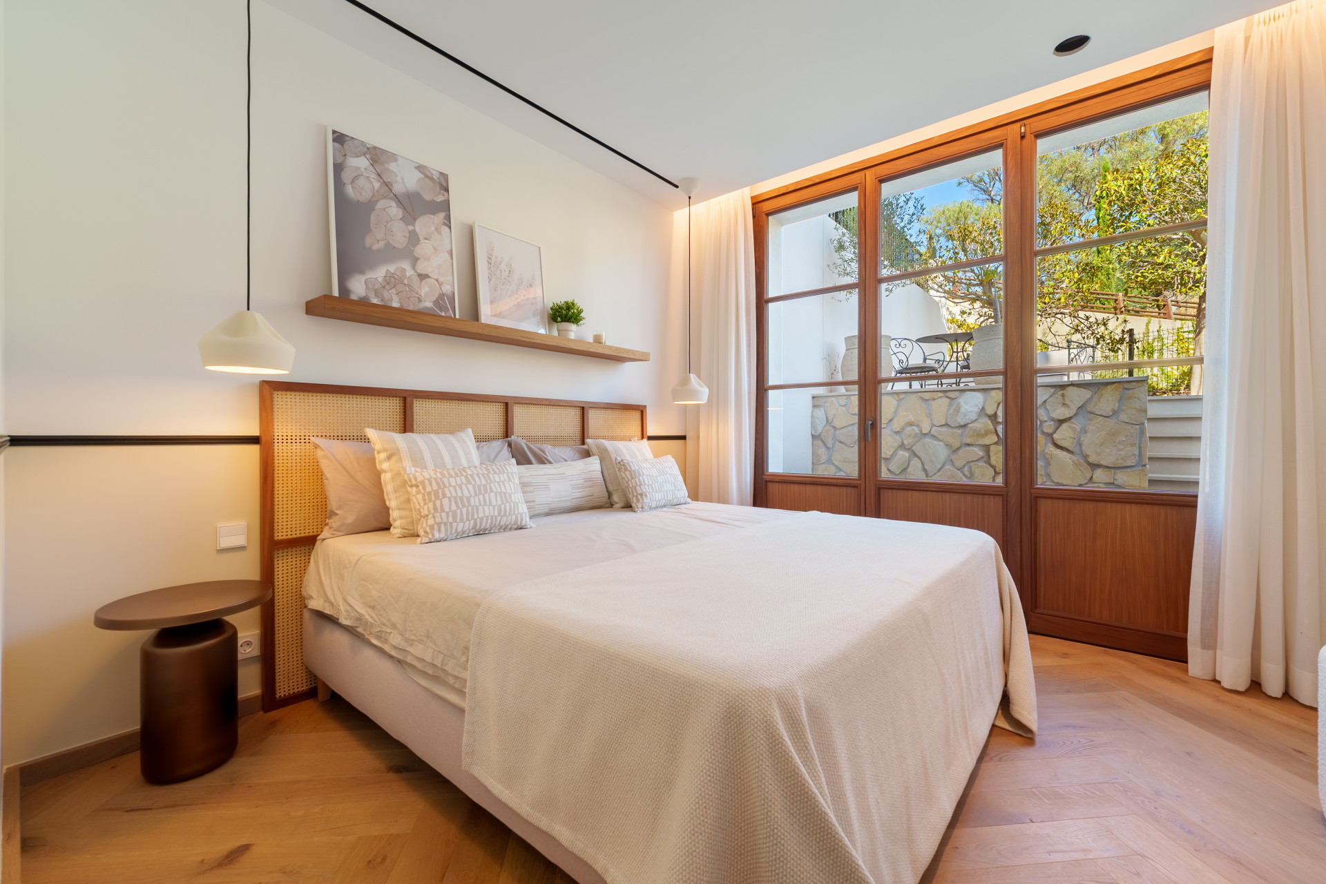 Villa 5 Bedrooms 8 Bathrooms in Benahavis, Costa del Sol