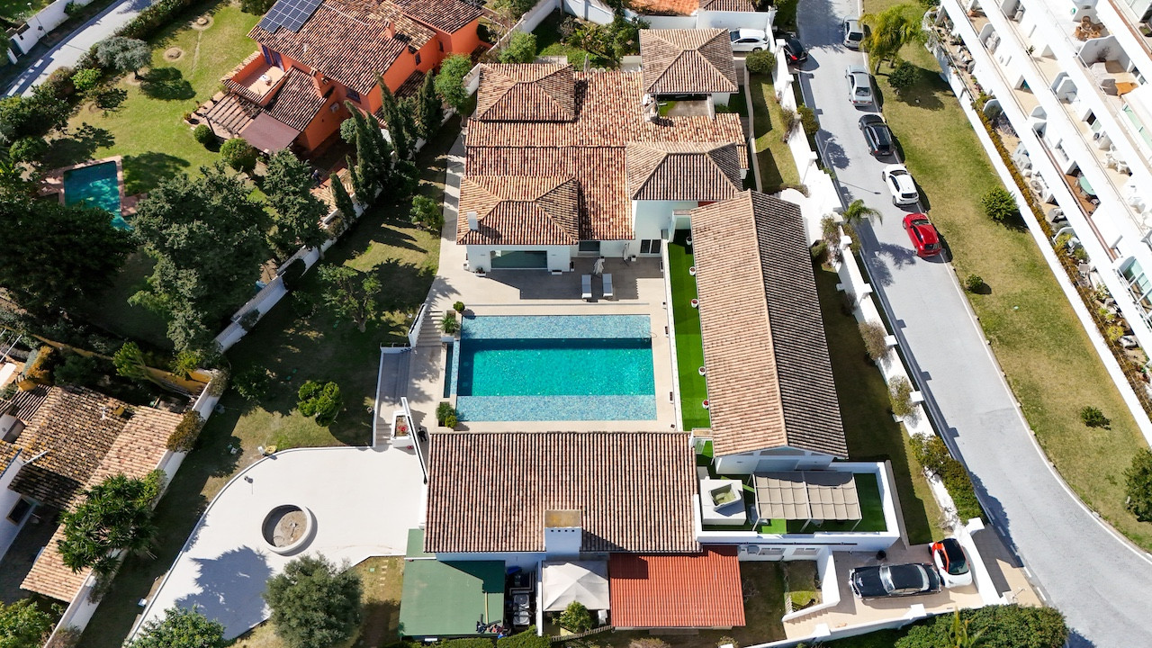 Villa 6 Bedrooms 7 Bathrooms in Guadalmina Alta, Costa del Sol