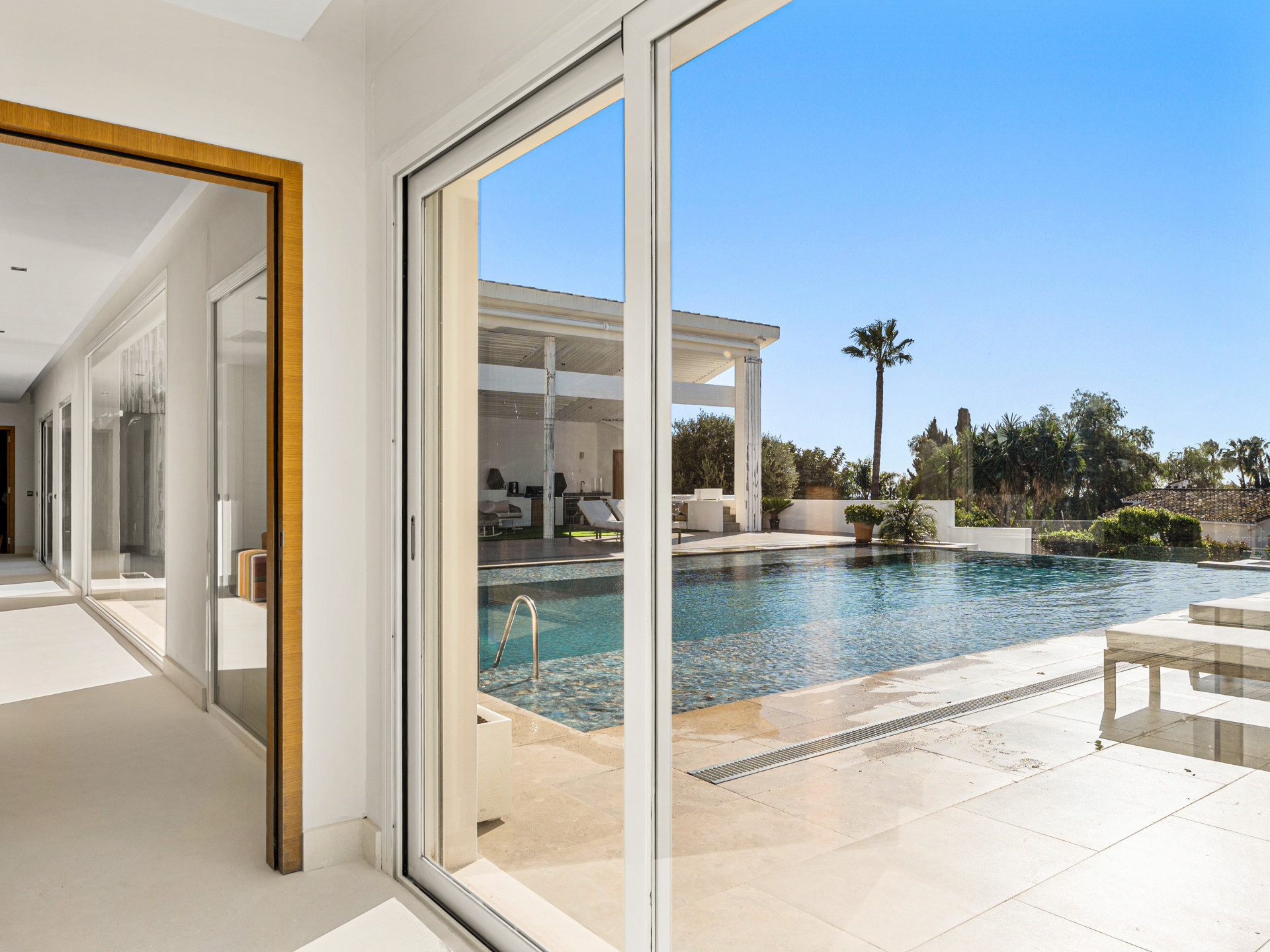 Villa 6 Bedrooms 7 Bathrooms in Guadalmina Alta, Costa del Sol