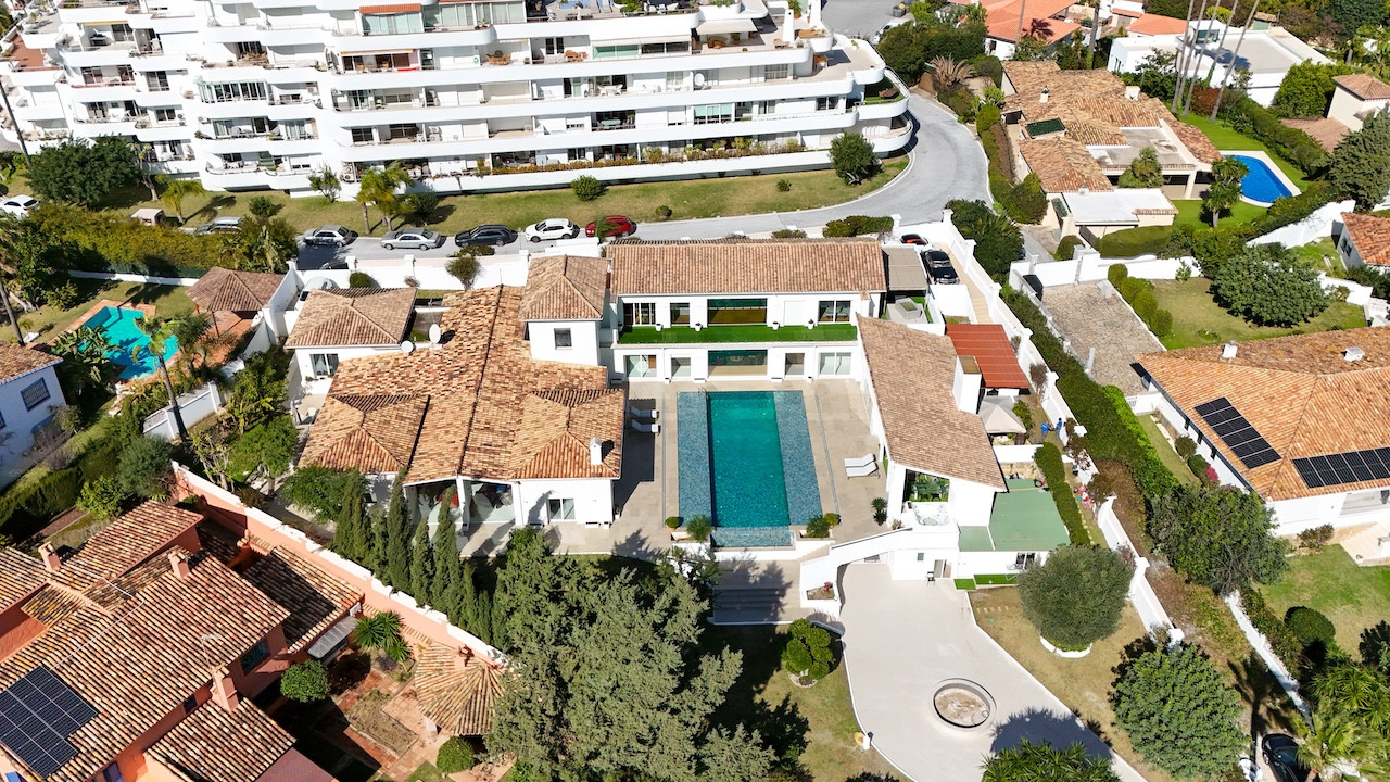 Villa 6 Bedrooms 7 Bathrooms in Guadalmina Alta, Costa del Sol