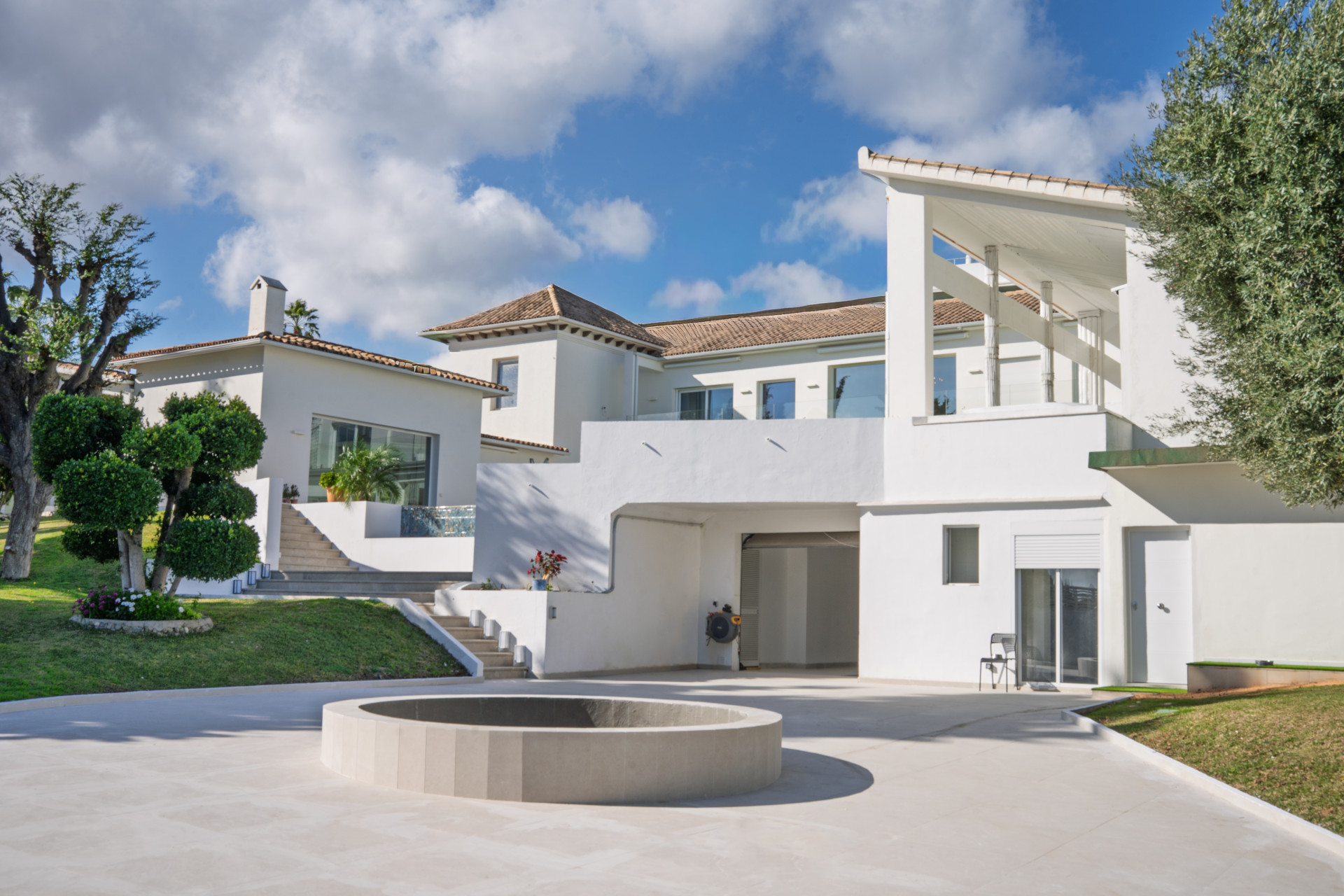 Villa 6 Bedrooms 7 Bathrooms in Guadalmina Alta, Costa del Sol