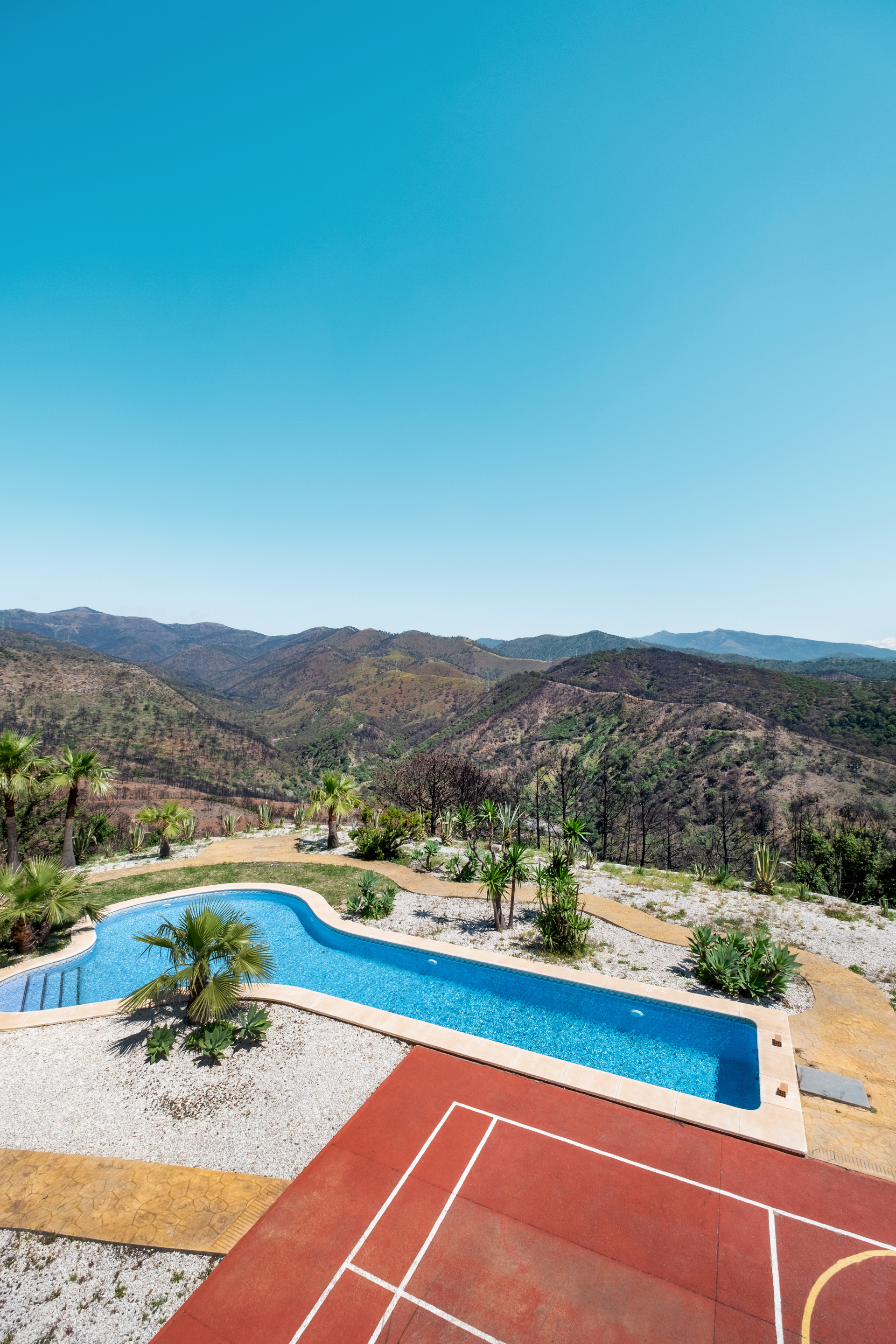 Finca 7 Bedrooms 5 Bathrooms in Altos de Estepona, Costa del Sol