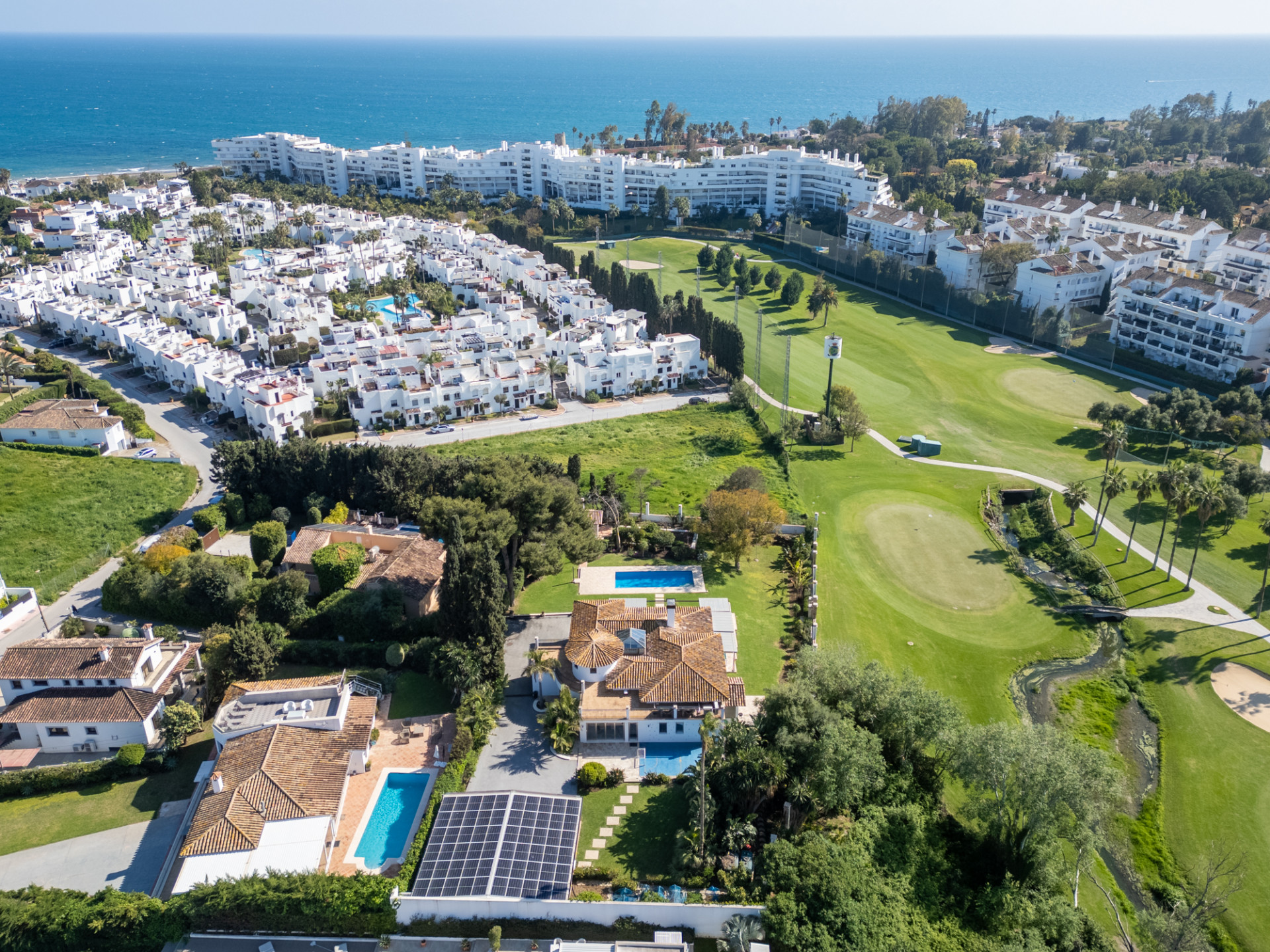 Villa 4 Bedrooms 4 Bathrooms in San Pedro de Alcantara, Costa del Sol