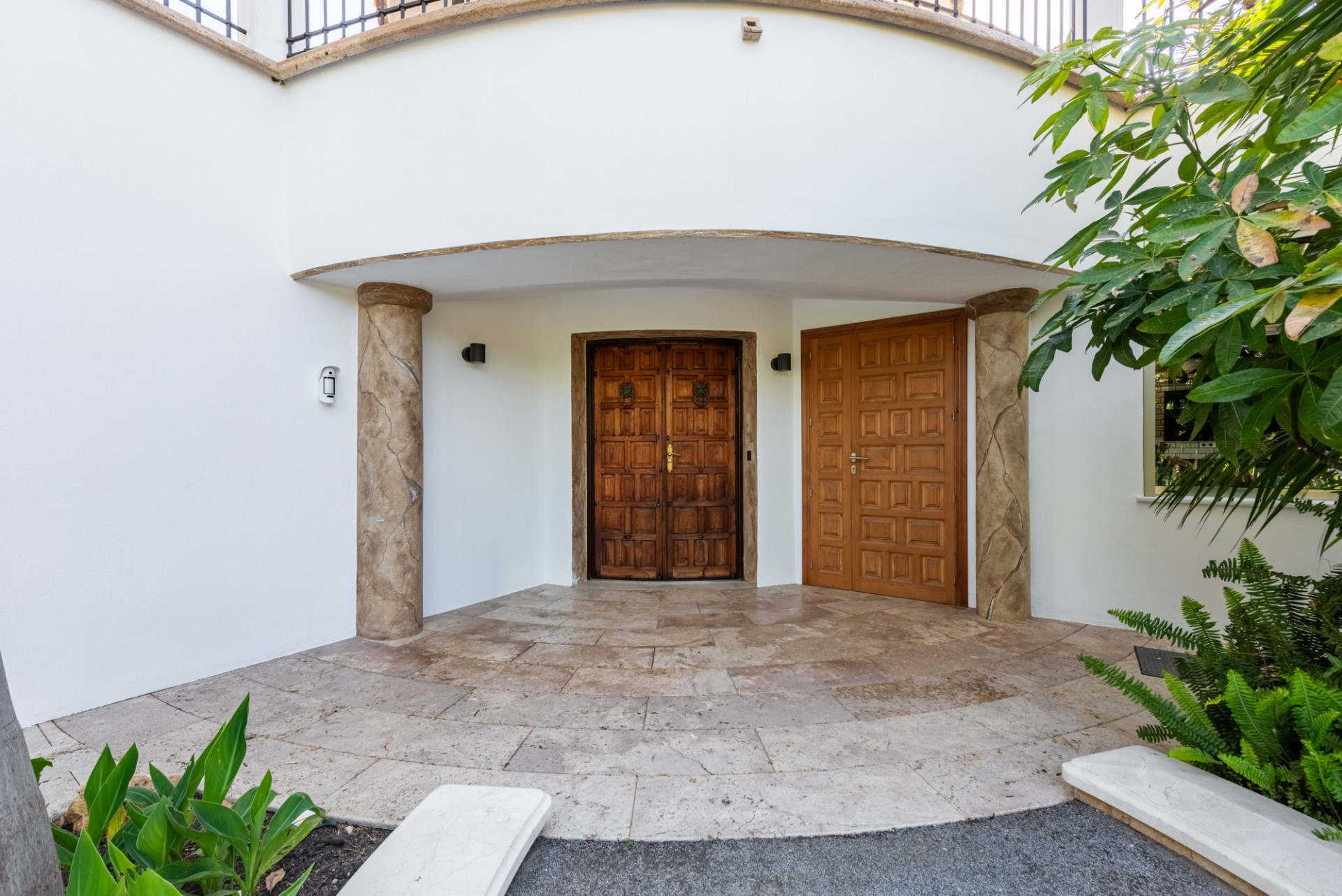 Villa 4 Bedrooms 4 Bathrooms in San Pedro de Alcantara, Costa del Sol