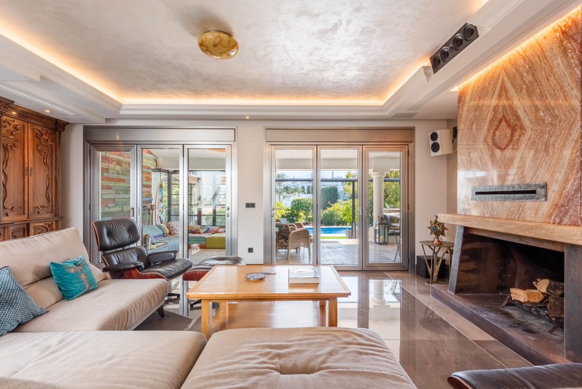 Villa 4 Bedrooms 4 Bathrooms in San Pedro de Alcantara, Costa del Sol