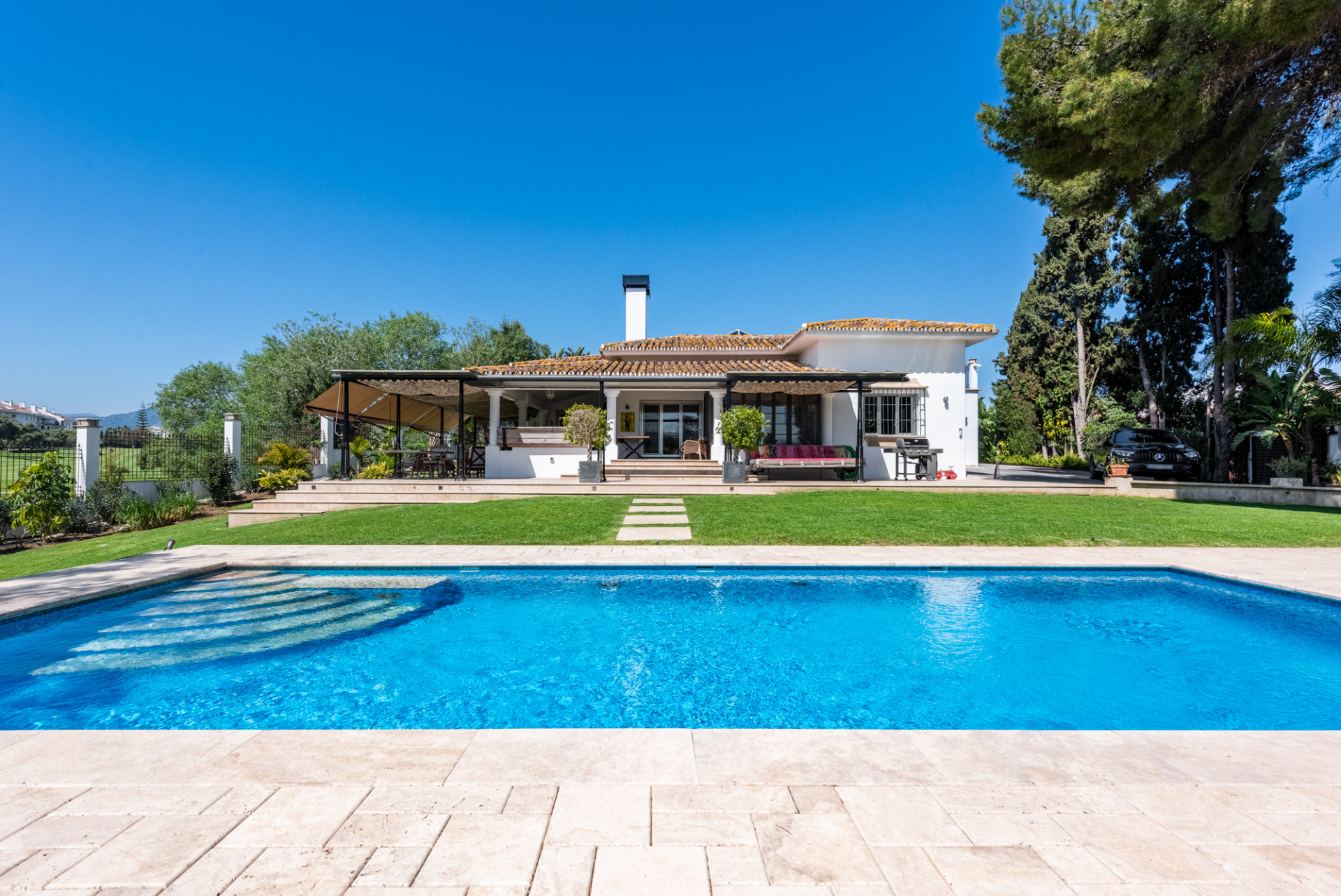Villa 4 Bedrooms 4 Bathrooms in San Pedro de Alcantara, Costa del Sol