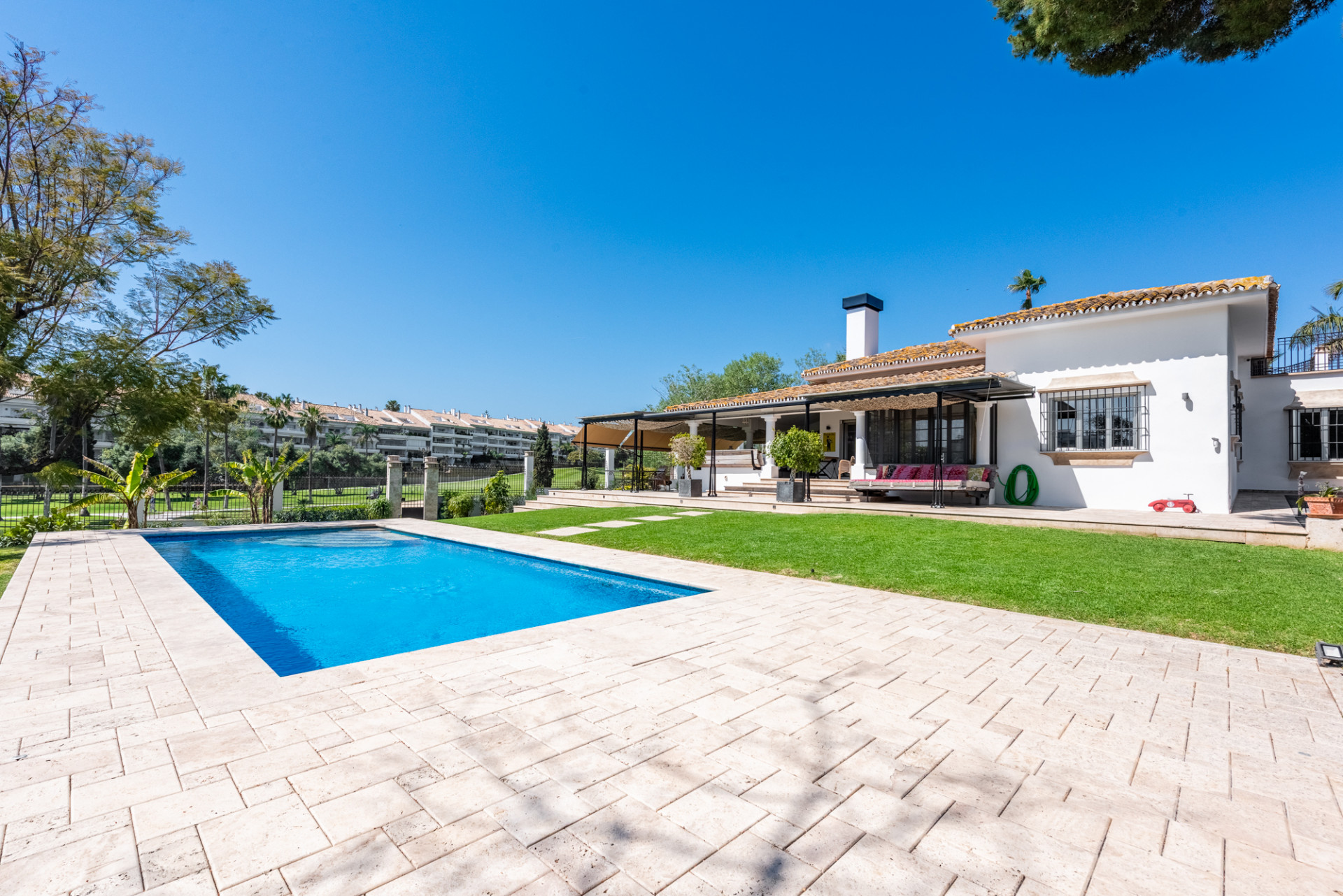 Villa 4 Bedrooms 4 Bathrooms in San Pedro de Alcantara, Costa del Sol