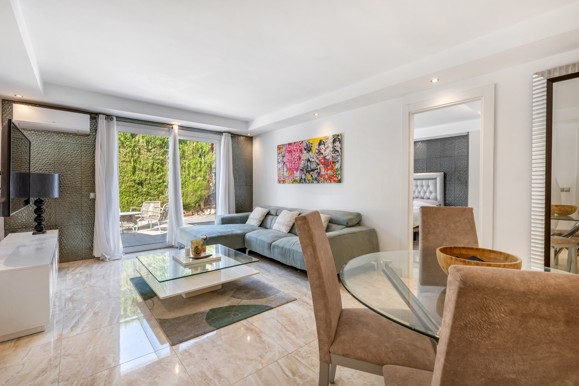 Villa 5 Bedrooms 6 Bathrooms in Marbella, Costa del Sol