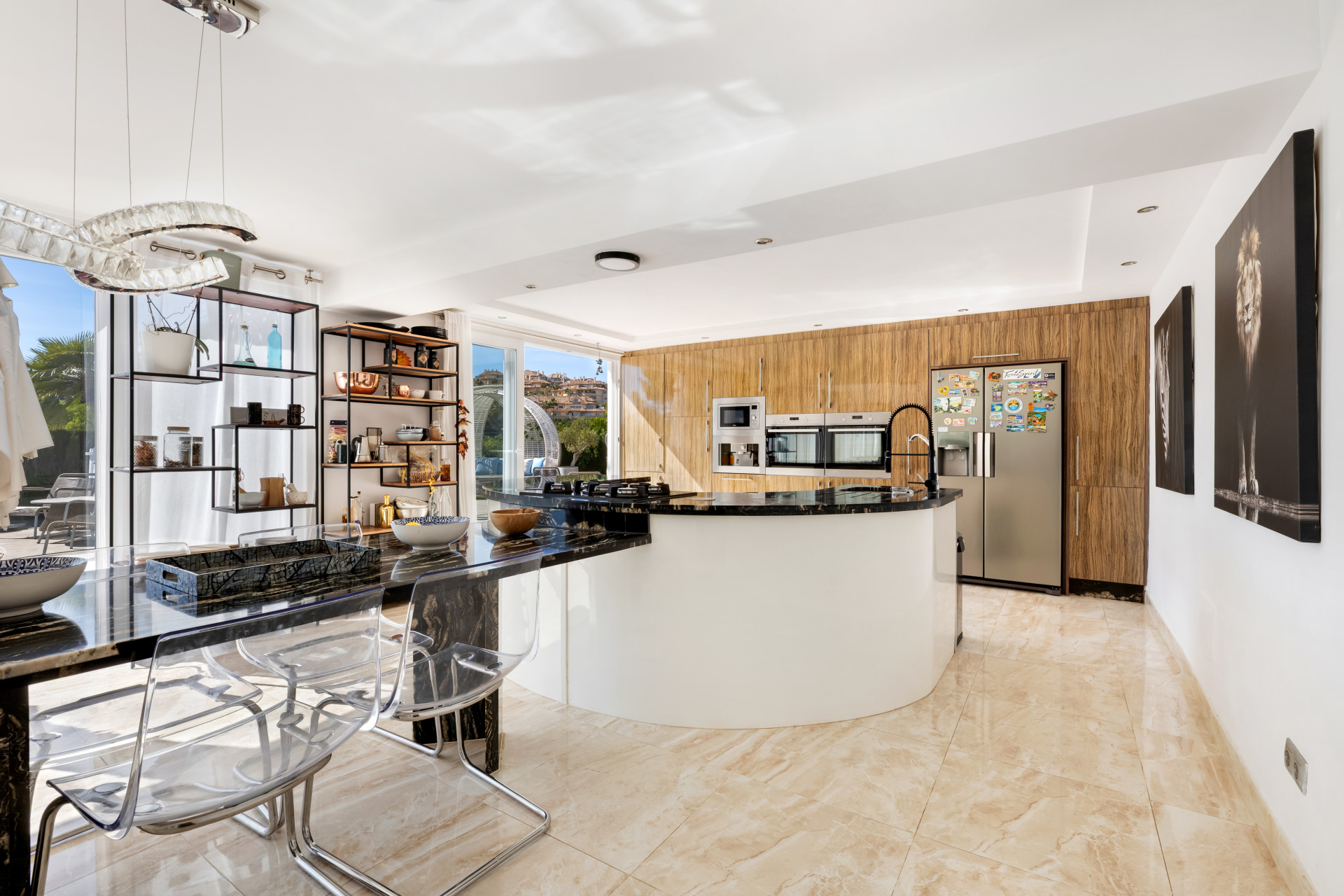 Villa 5 Bedrooms 6 Bathrooms in Marbella, Costa del Sol