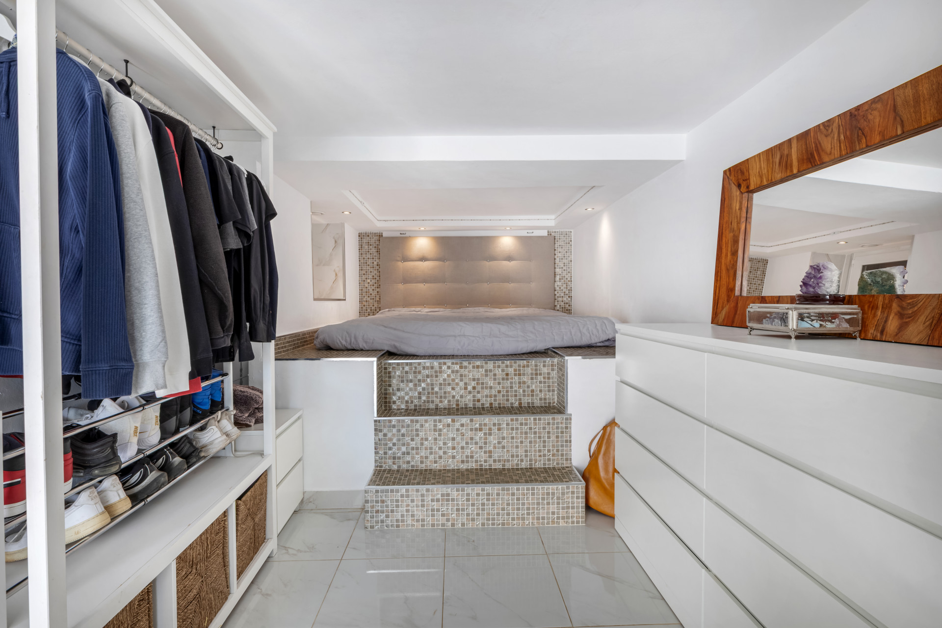 Villa 5 Bedrooms 6 Bathrooms in Marbella, Costa del Sol