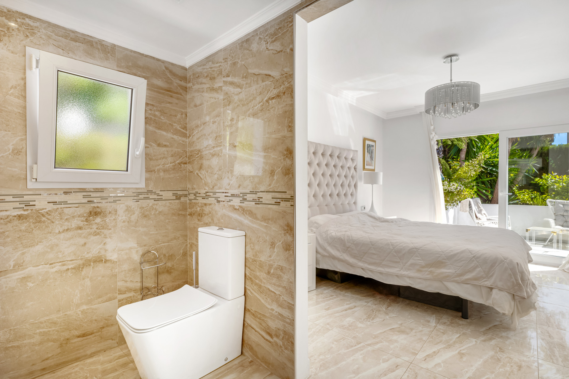 Villa 5 Bedrooms 6 Bathrooms in Marbella, Costa del Sol