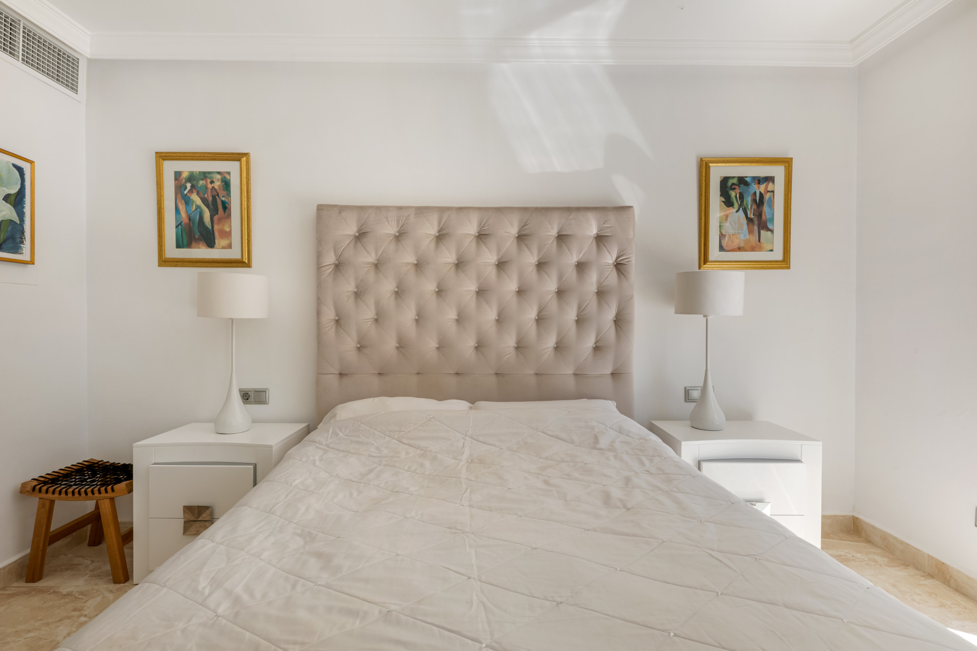 Villa 5 Bedrooms 6 Bathrooms in Marbella, Costa del Sol