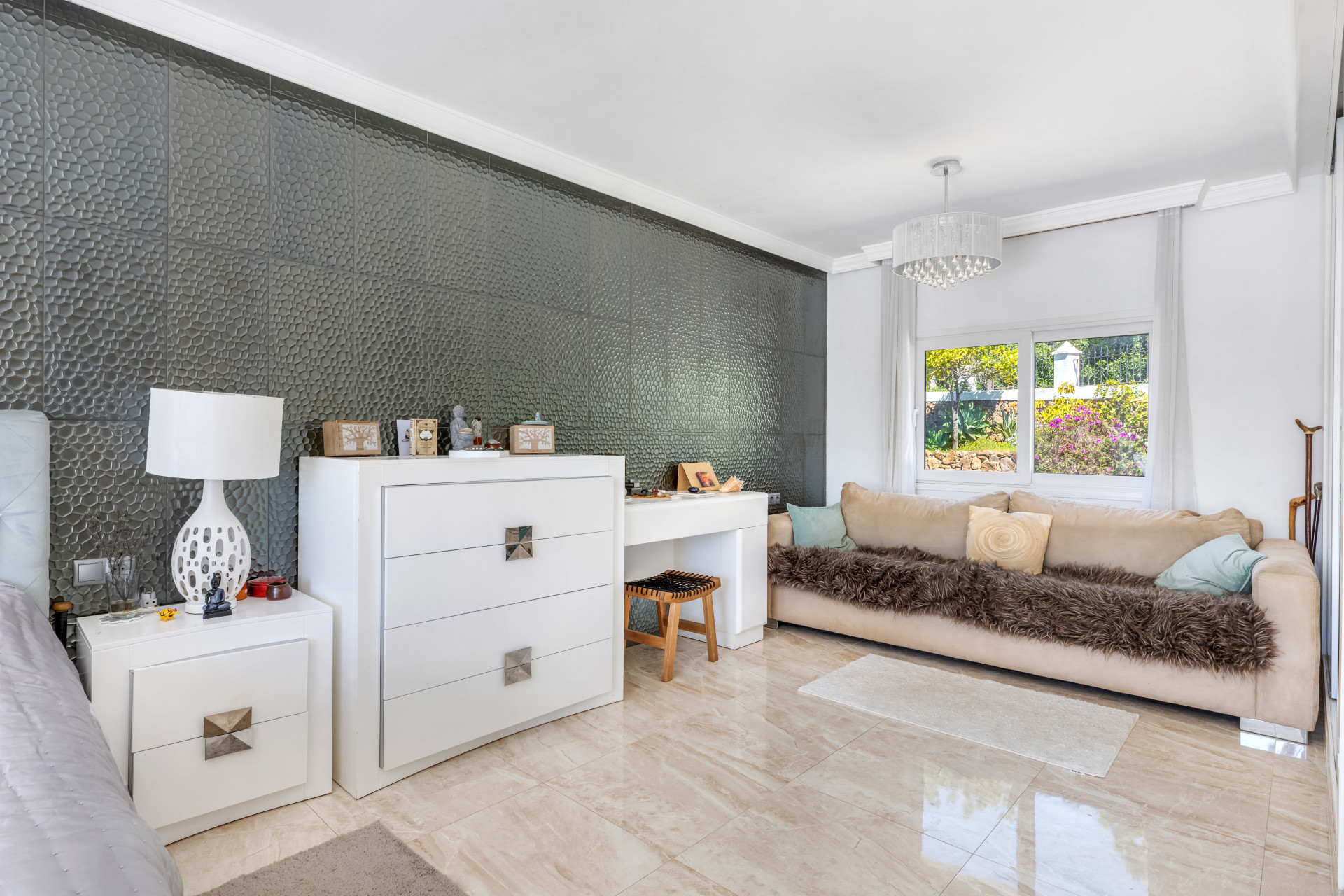 Villa 5 Bedrooms 6 Bathrooms in Marbella, Costa del Sol