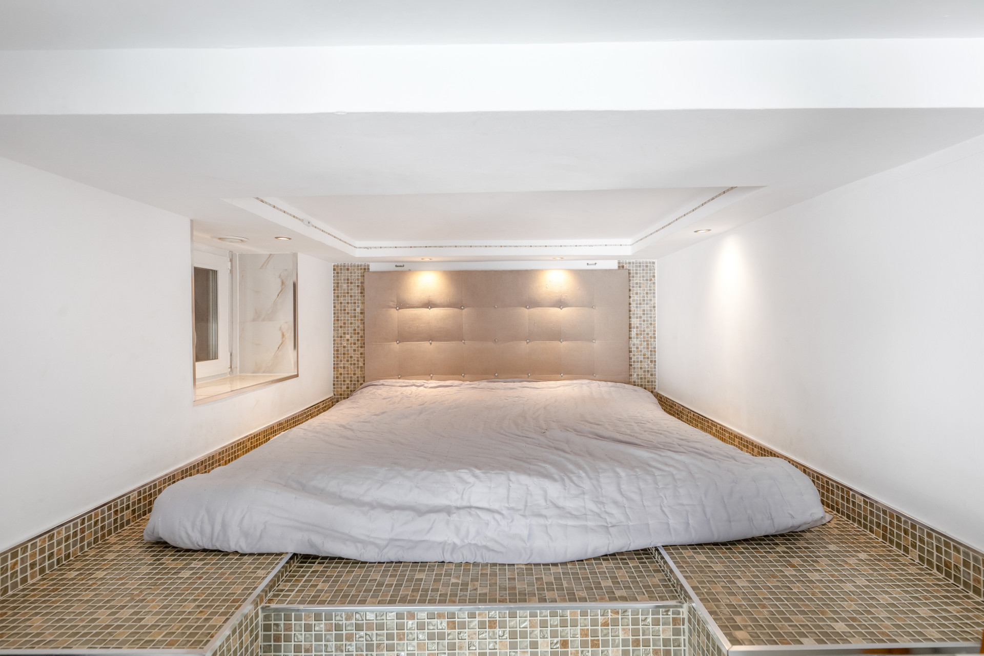 Villa 5 Bedrooms 6 Bathrooms in Marbella, Costa del Sol