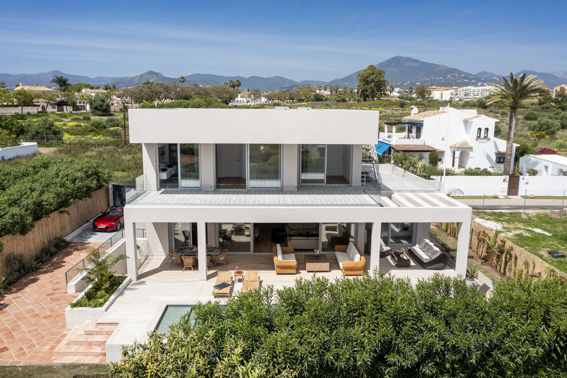 Villa 5 Bedrooms 5 Bathrooms in Linda Vista Baja, Costa del Sol