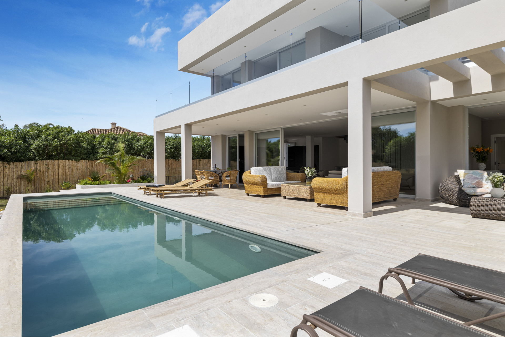 Villa 5 Bedrooms 5 Bathrooms in Linda Vista Baja, Costa del Sol