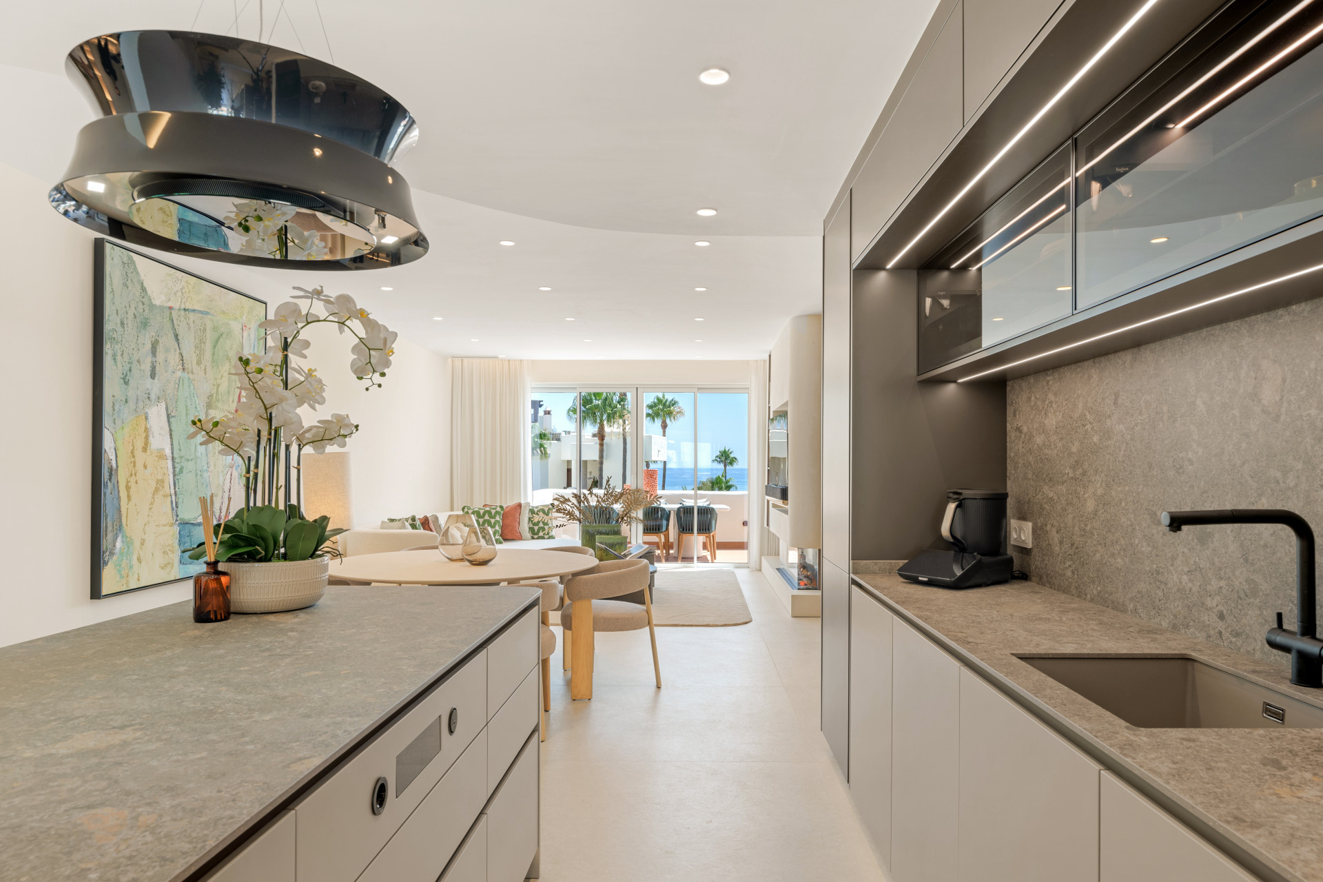 Penthouse 3 Bedrooms 2 Bathrooms in Estepona, Costa del Sol