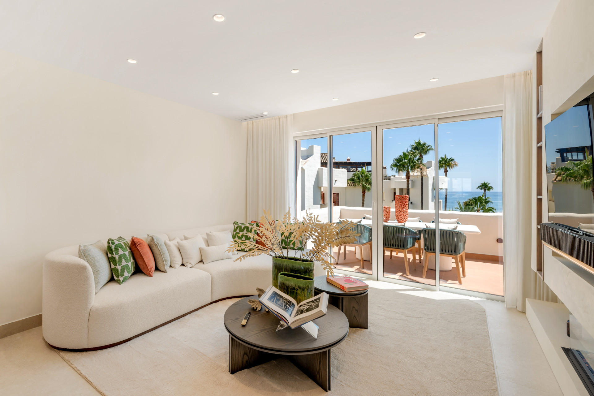 Penthouse 3 Bedrooms 2 Bathrooms in Estepona, Costa del Sol
