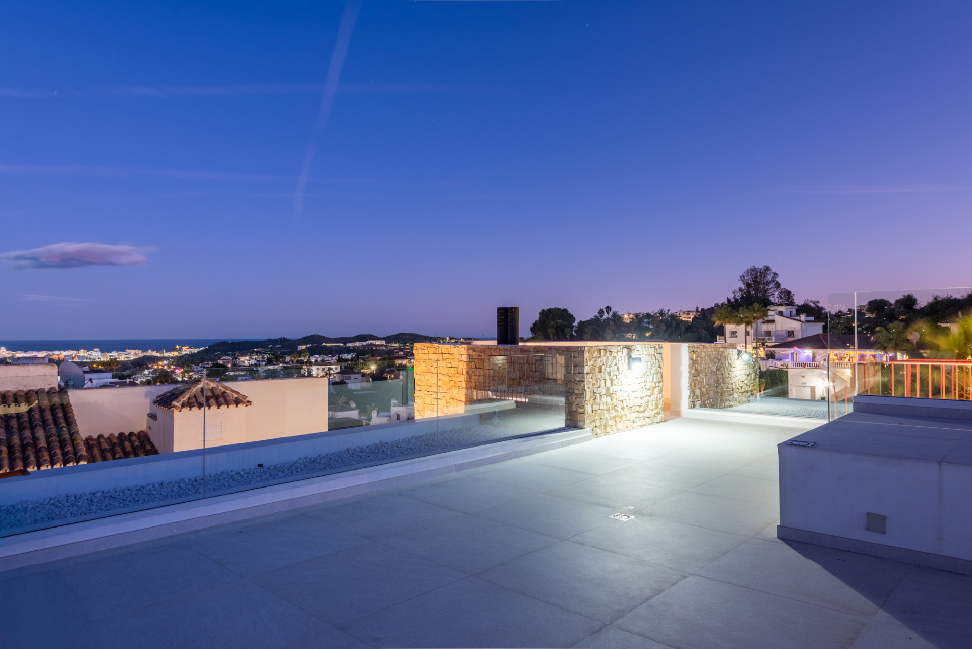 Villa 3 Bedrooms 3 Bathrooms in Cerros del Aguila, Costa del Sol