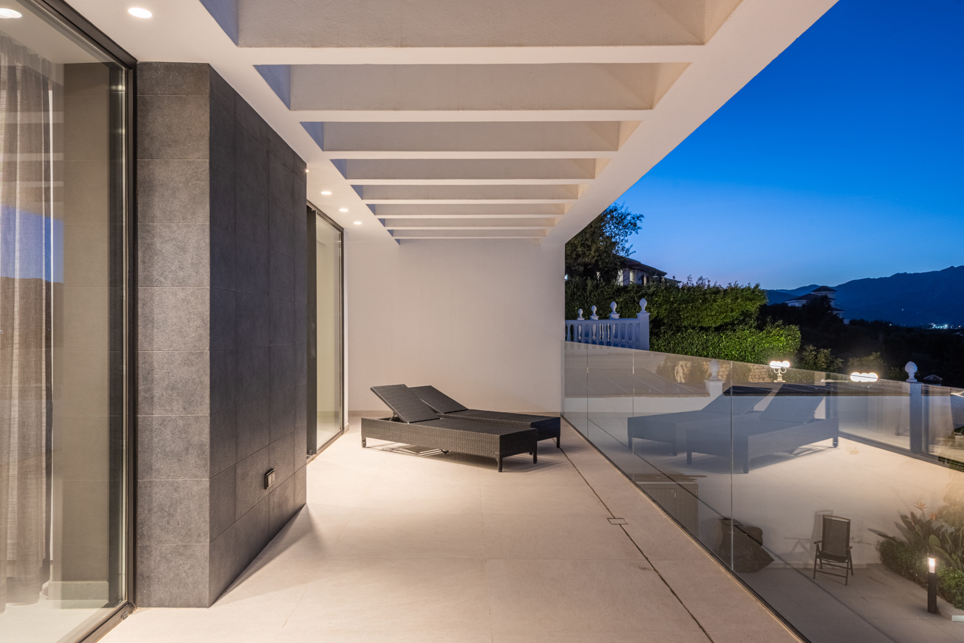 Villa 3 Bedrooms 3 Bathrooms in Cerros del Aguila, Costa del Sol