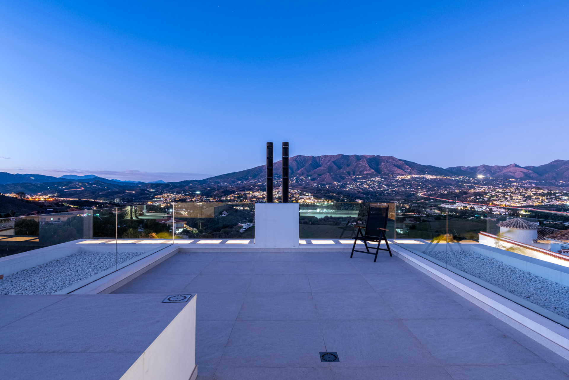 Villa 3 Bedrooms 3 Bathrooms in Cerros del Aguila, Costa del Sol