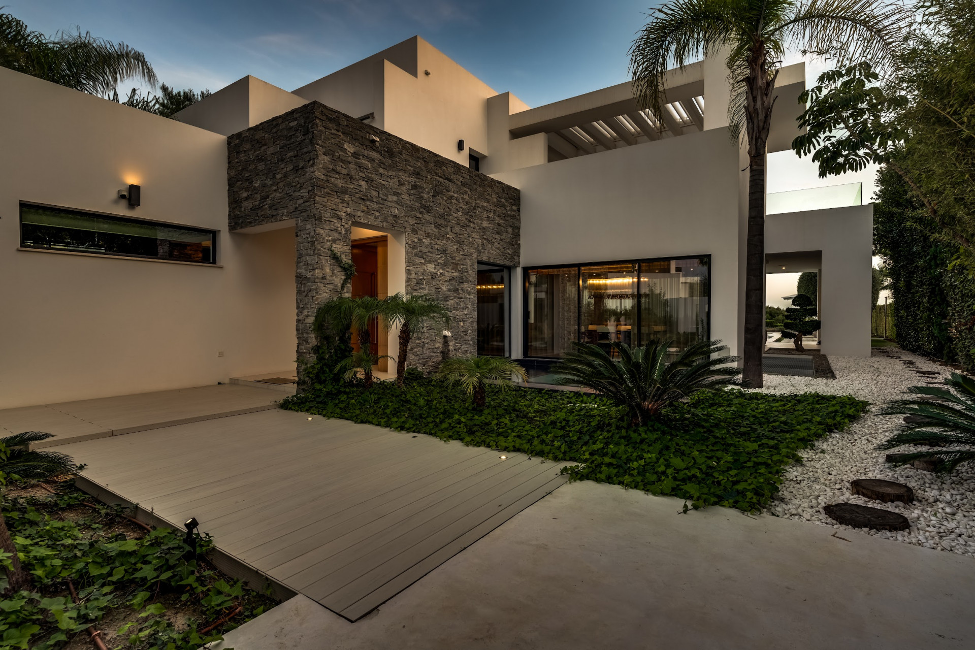 Villa 5 Bedrooms 5 Bathrooms in Marbella, Costa del Sol