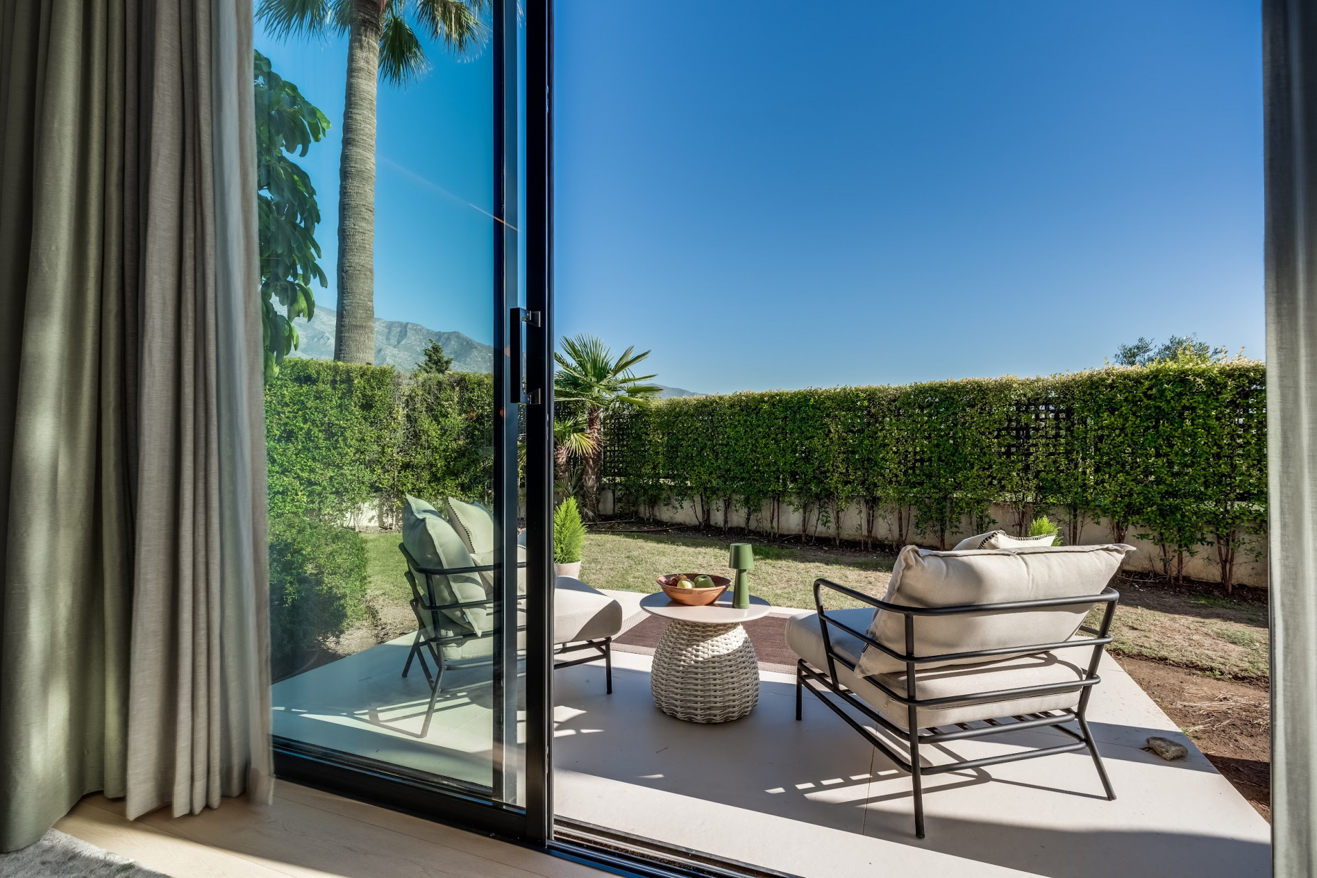 Villa 5 Bedrooms 5 Bathrooms in Marbella, Costa del Sol