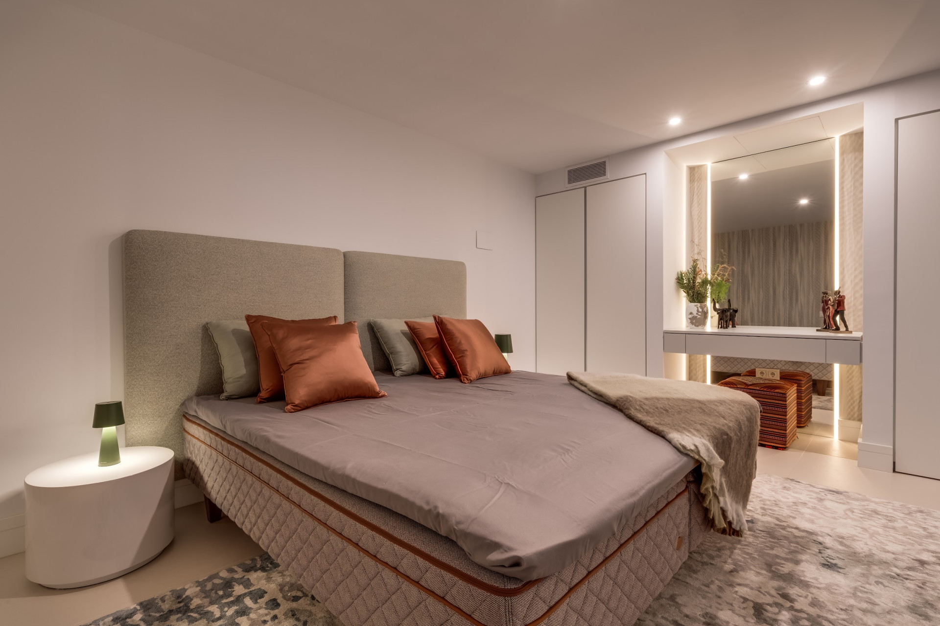 Villa 5 Bedrooms 5 Bathrooms in Marbella, Costa del Sol