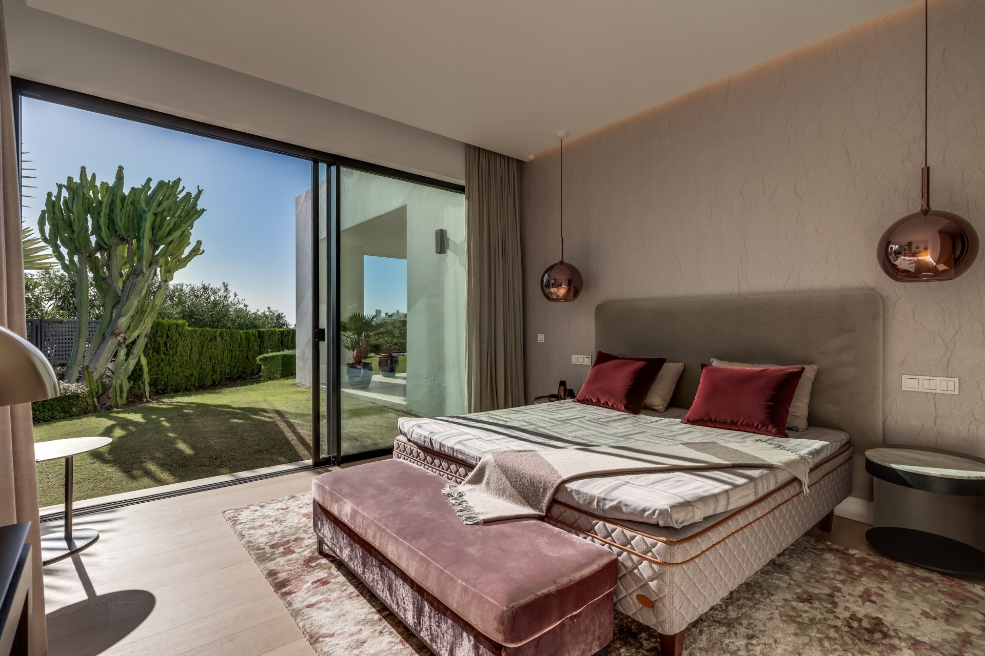 Villa 5 Bedrooms 5 Bathrooms in Marbella, Costa del Sol