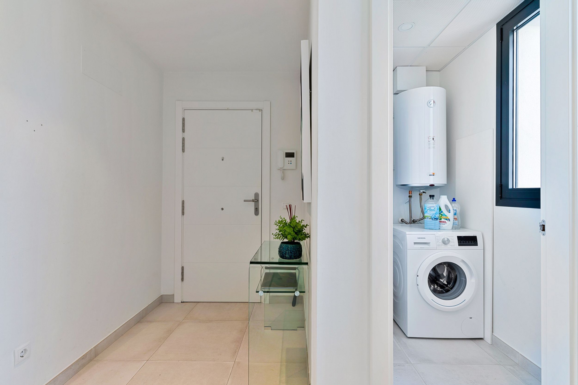 Apartment 2 Bedrooms 2 Bathrooms in Estepona, Costa del Sol