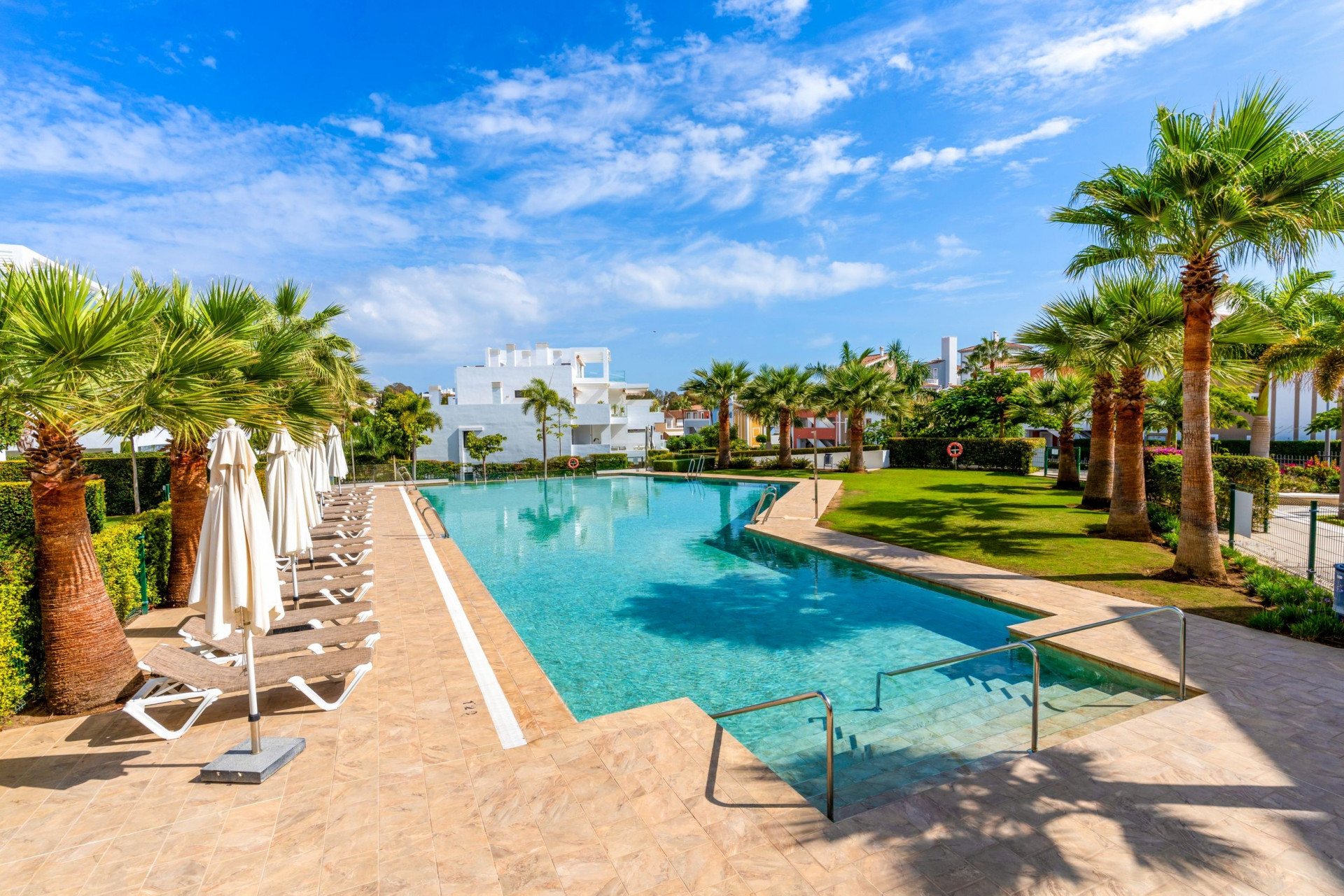 Apartment 2 Bedrooms 2 Bathrooms in Estepona, Costa del Sol