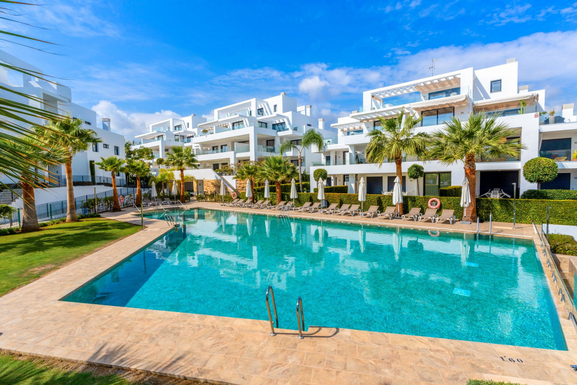 Apartment 2 Bedrooms 2 Bathrooms in Estepona, Costa del Sol