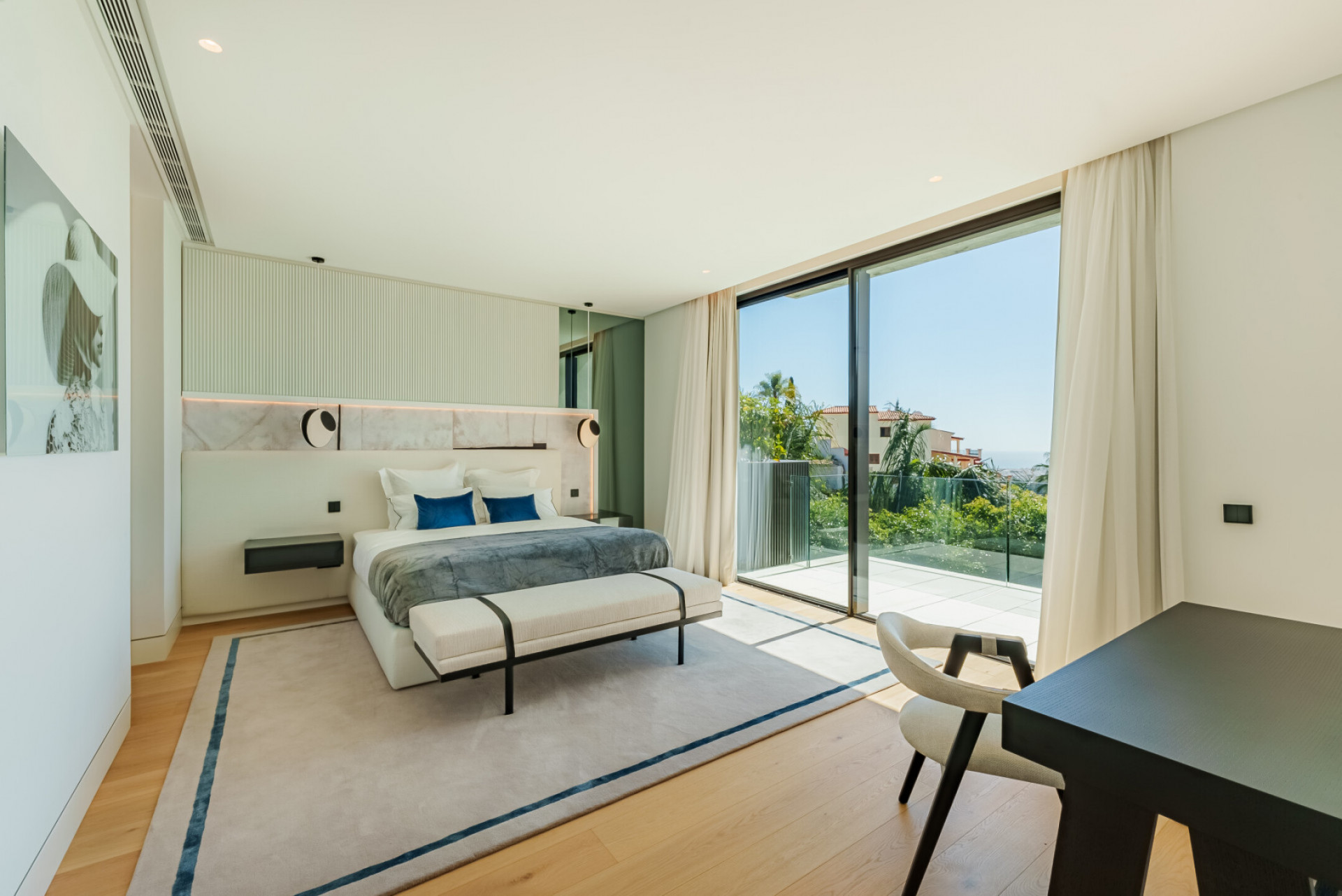 Villa 8 Bedrooms 8 Bathrooms in Benahavis, Costa del Sol