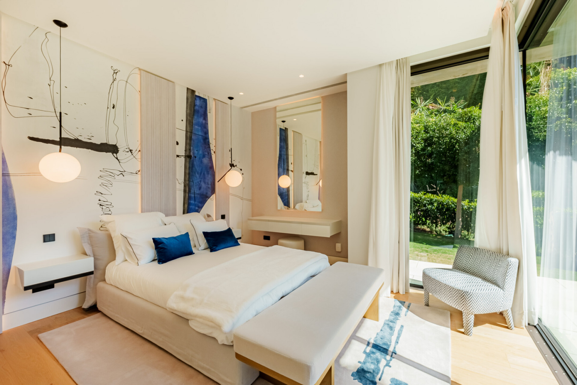 Villa 8 Bedrooms 8 Bathrooms in Benahavis, Costa del Sol