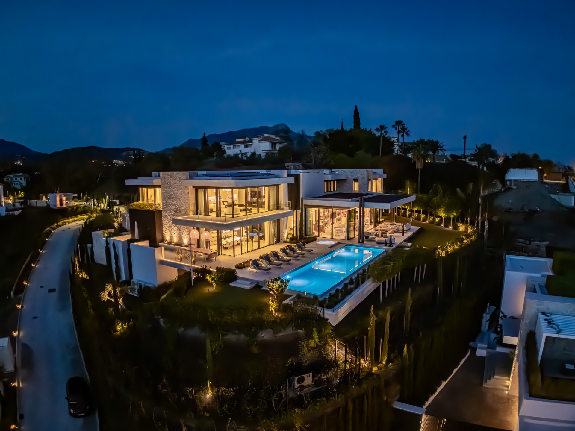 Villa 8 Bedrooms 8 Bathrooms in Benahavis, Costa del Sol