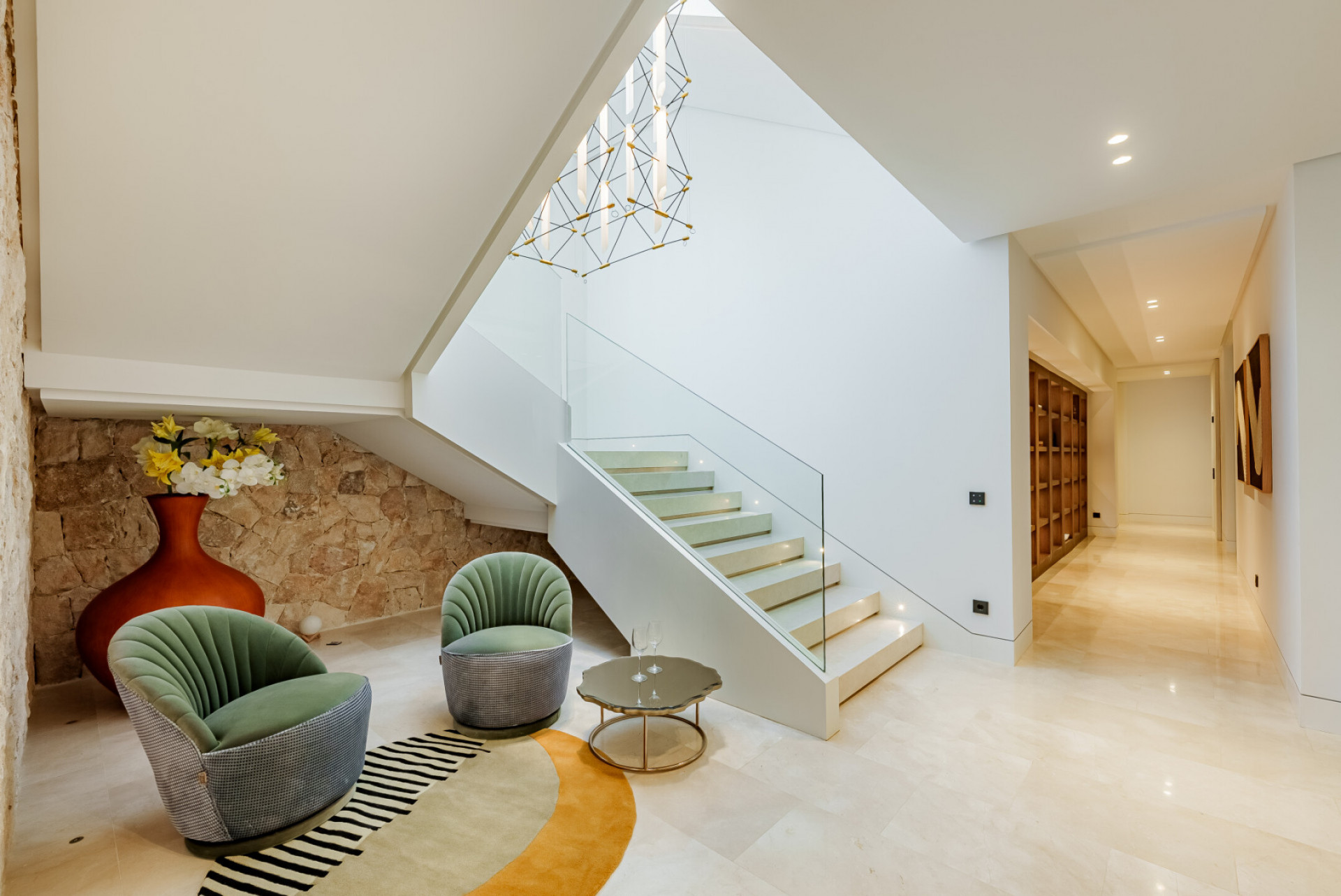 Villa 8 Bedrooms 8 Bathrooms in Benahavis, Costa del Sol