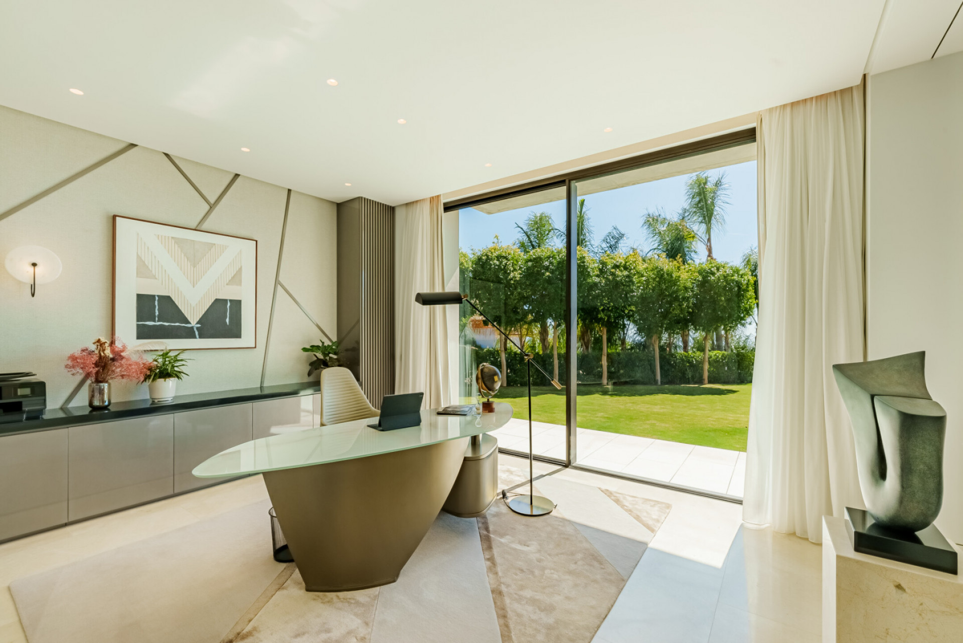 Villa 8 Bedrooms 8 Bathrooms in Benahavis, Costa del Sol