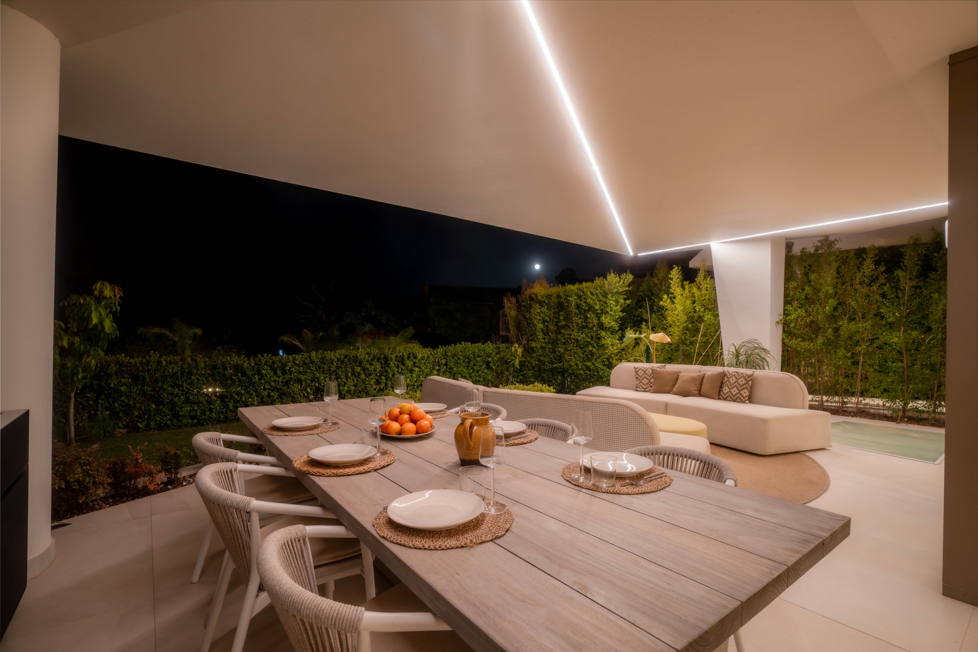 Villa 4 Bedrooms 4 Bathrooms in Marbella, Costa del Sol