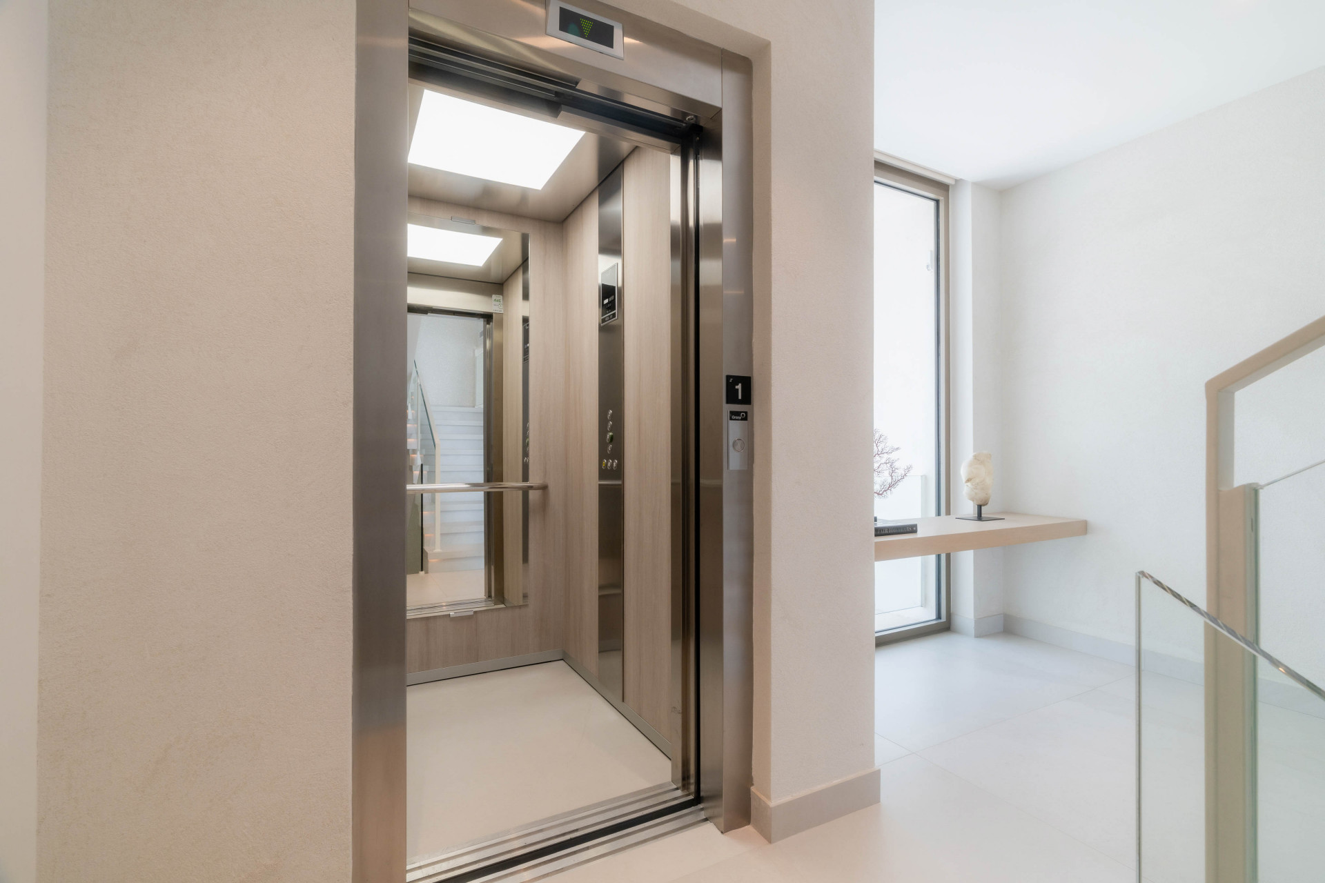 Villa 4 Bedrooms 4 Bathrooms in Marbella, Costa del Sol