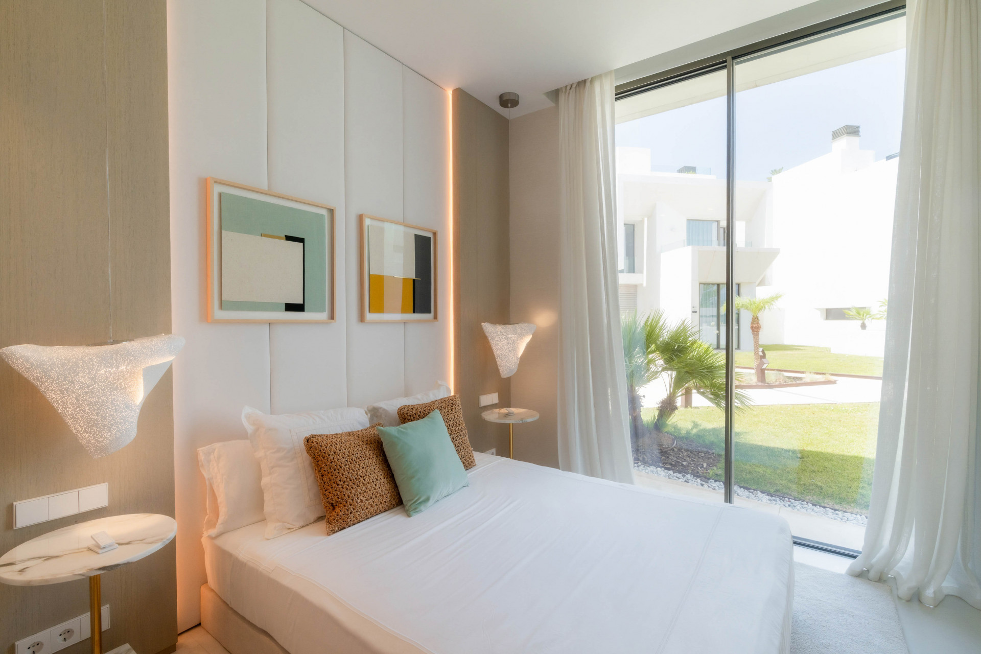 Villa 4 Bedrooms 4 Bathrooms in Marbella, Costa del Sol