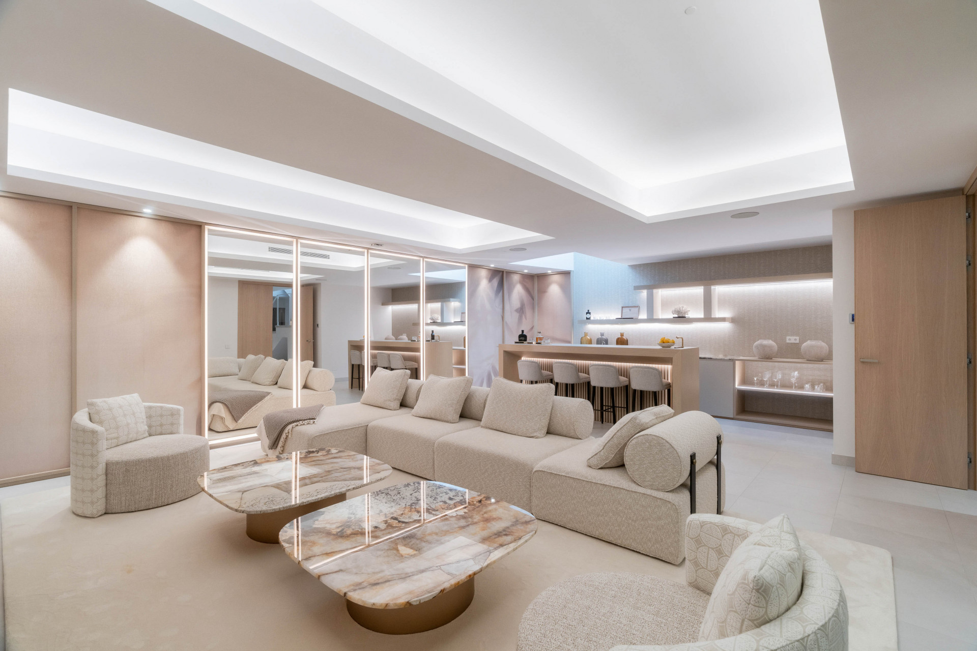 Villa 4 Bedrooms 4 Bathrooms in Marbella, Costa del Sol