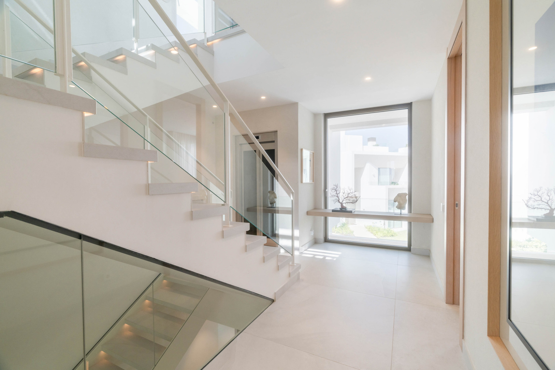 Villa 4 Bedrooms 4 Bathrooms in Marbella, Costa del Sol