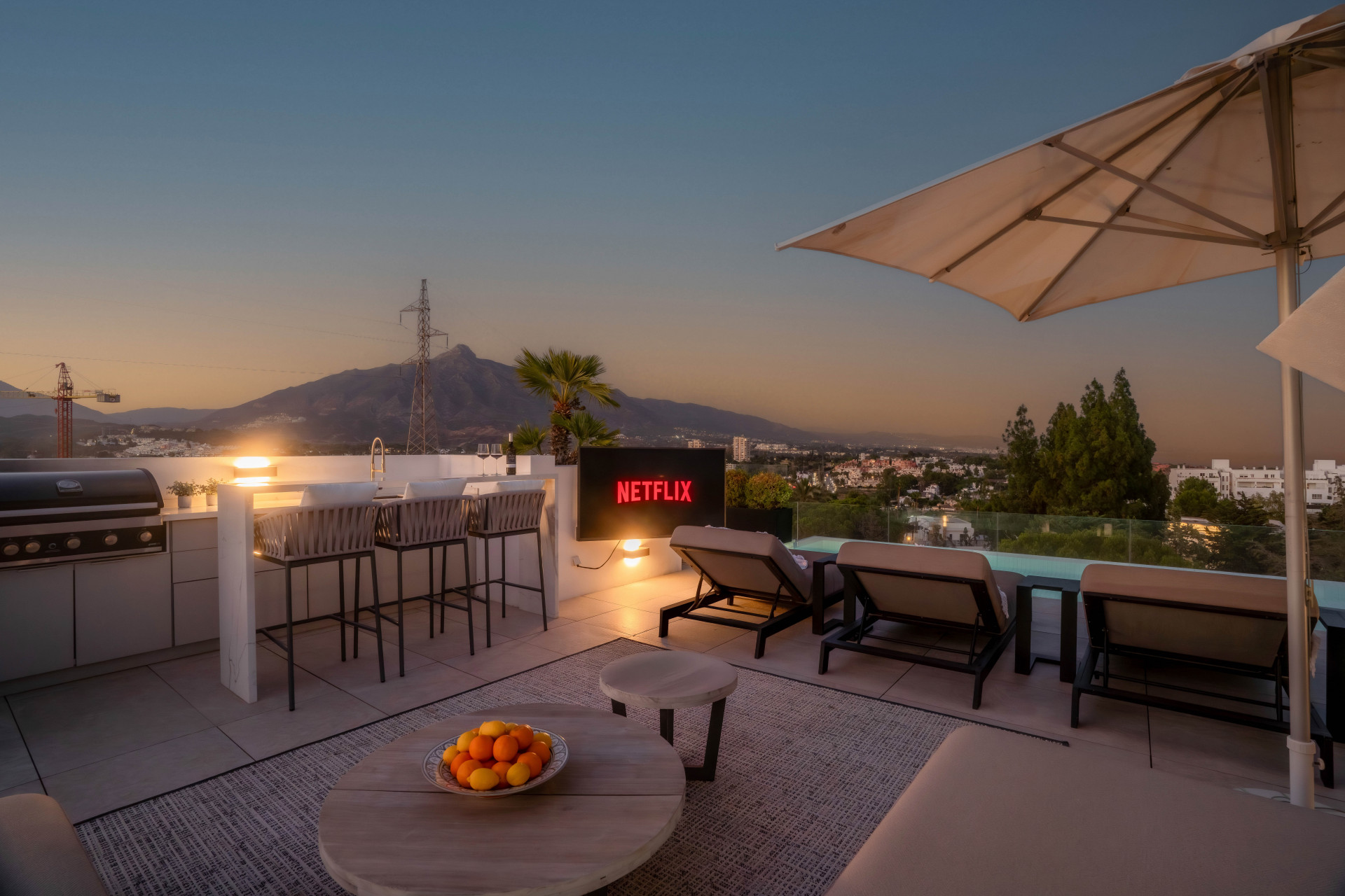 Villa 4 Bedrooms 4 Bathrooms in Marbella, Costa del Sol