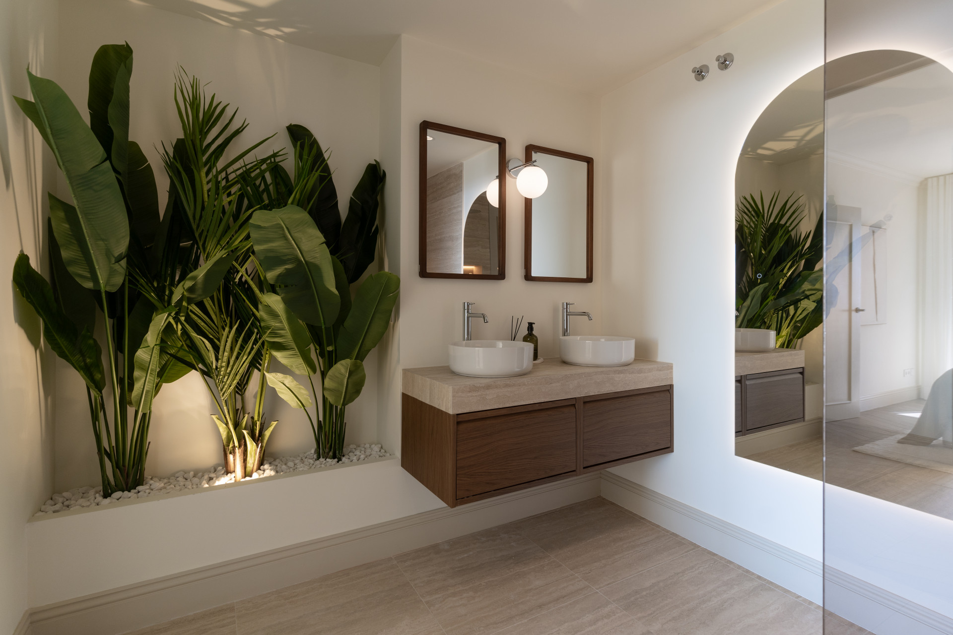 Duplex 4 Bedrooms 3 Bathrooms in Benahavis, Costa del Sol