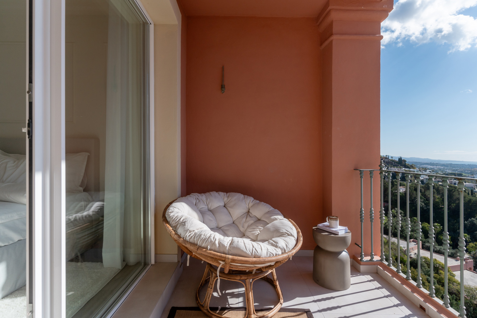 Duplex 4 Bedrooms 3 Bathrooms in Benahavis, Costa del Sol