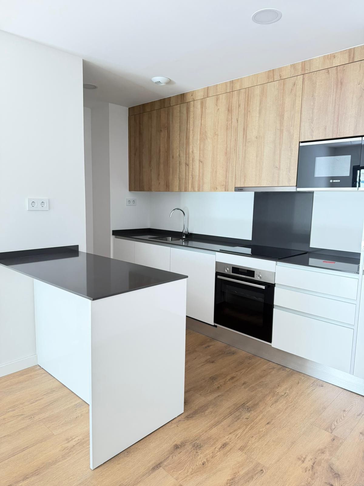 Apartment 2 Bedrooms 2 Bathrooms in Estepona, Costa del Sol