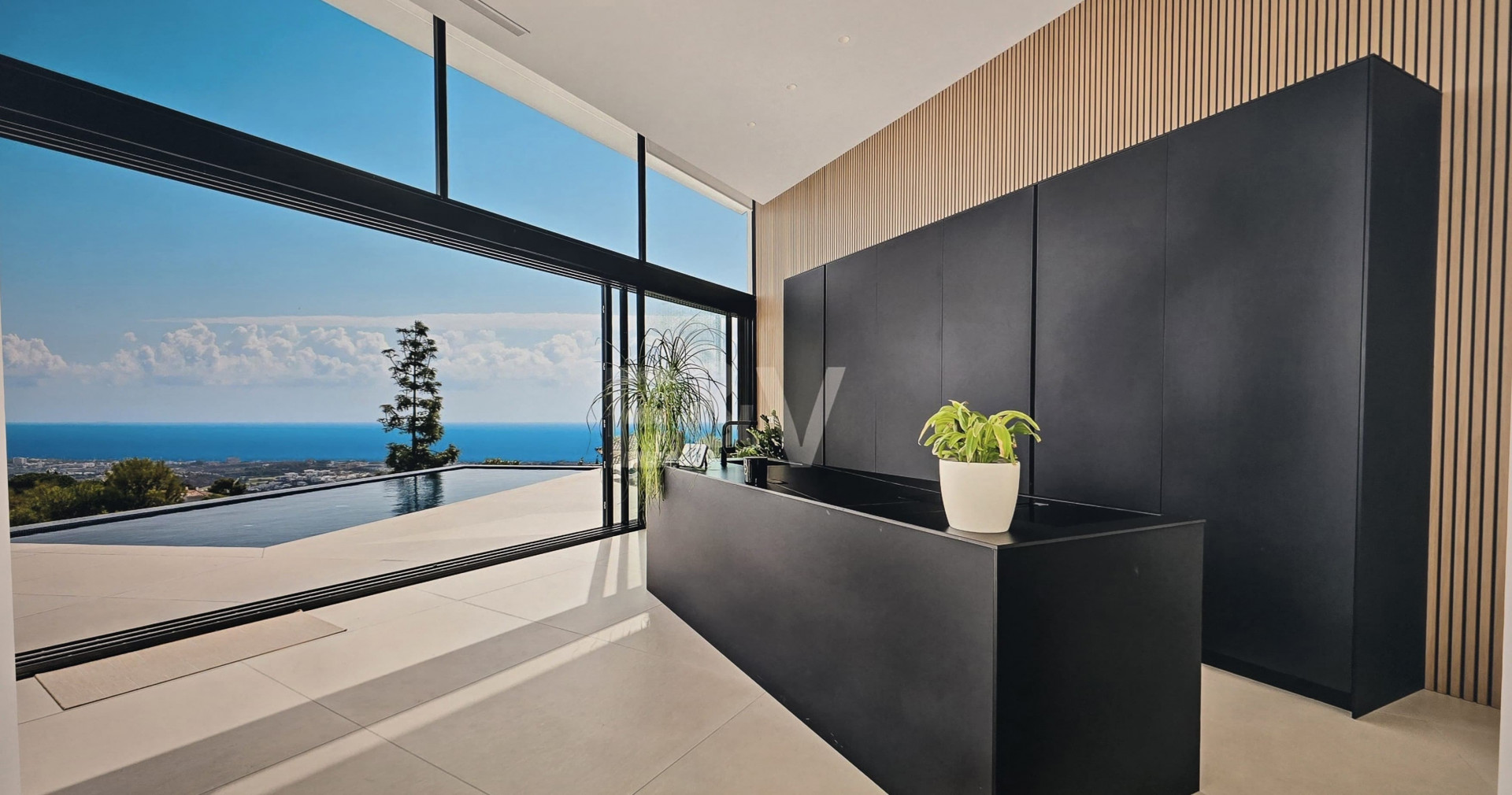 Villa 4 Bedrooms 5 Bathrooms in Marbella, Costa del Sol