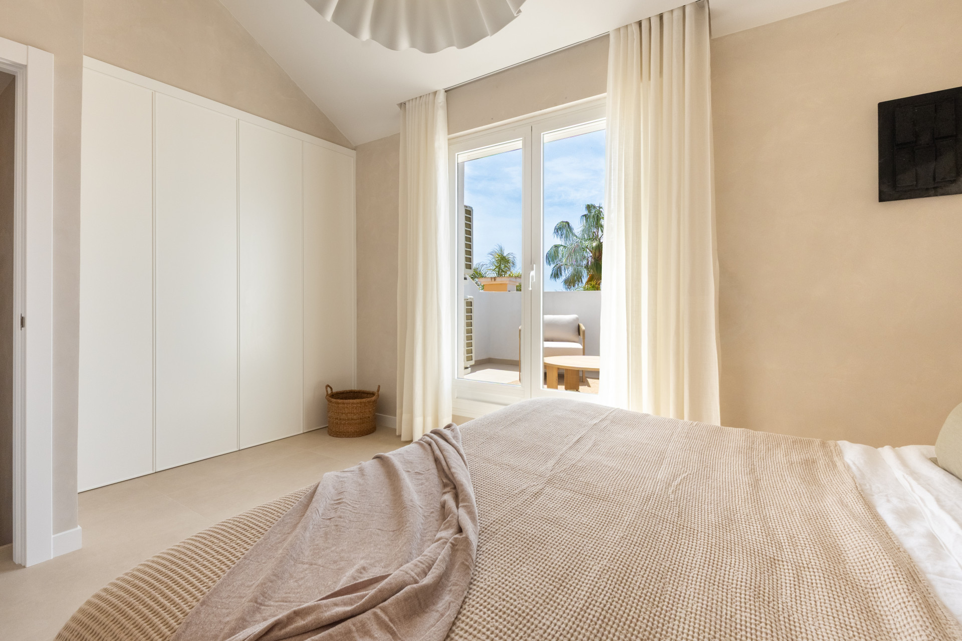 Town House 3 Bedrooms 3 Bathrooms in Marbella, Costa del Sol