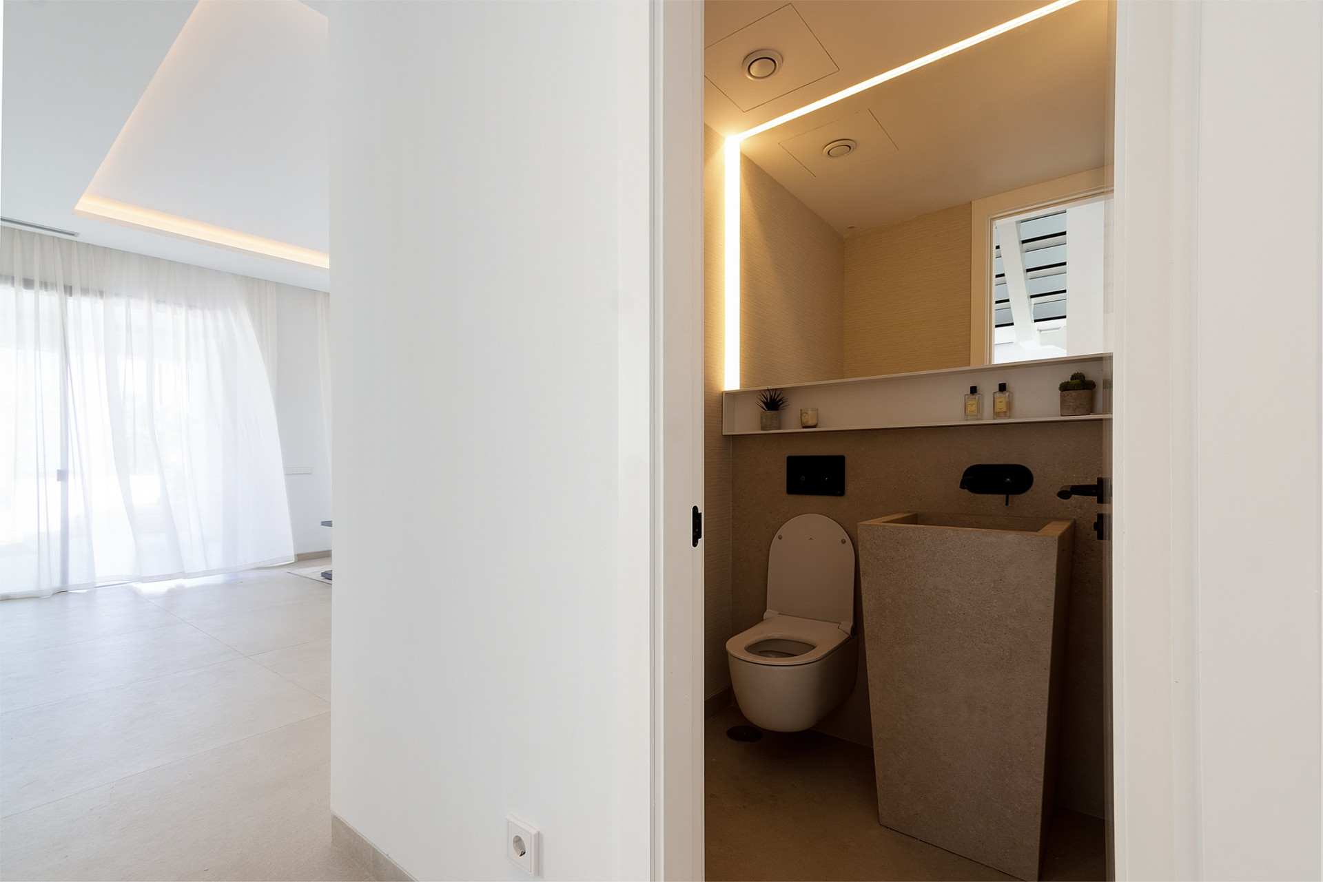 Villa 4 Bedrooms 4 Bathrooms in Marbella, Costa del Sol