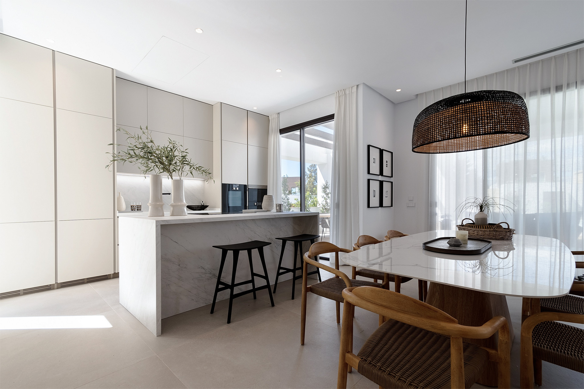 Villa 4 Bedrooms 4 Bathrooms in Marbella, Costa del Sol